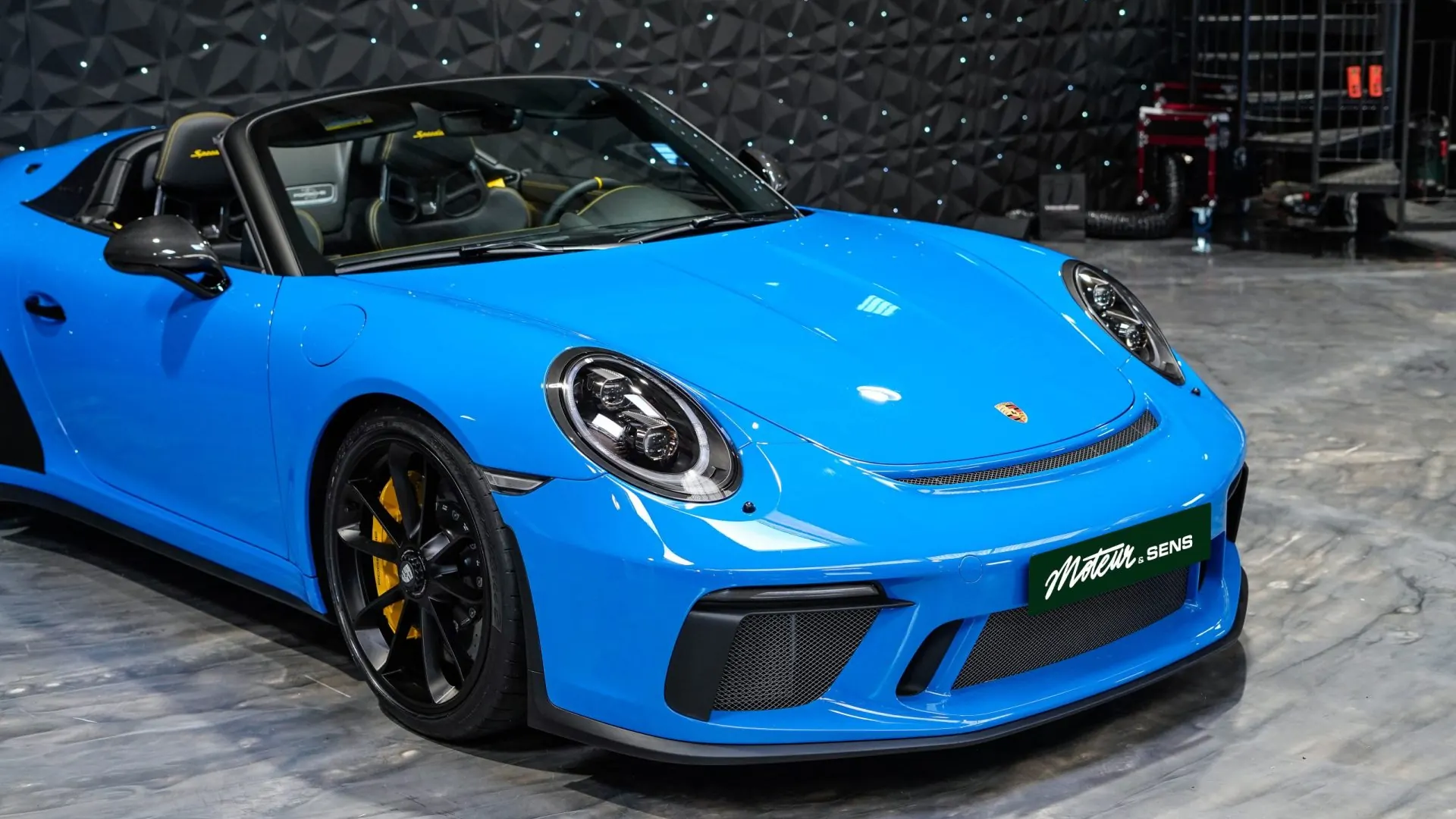 Porsche 911 — photo 23