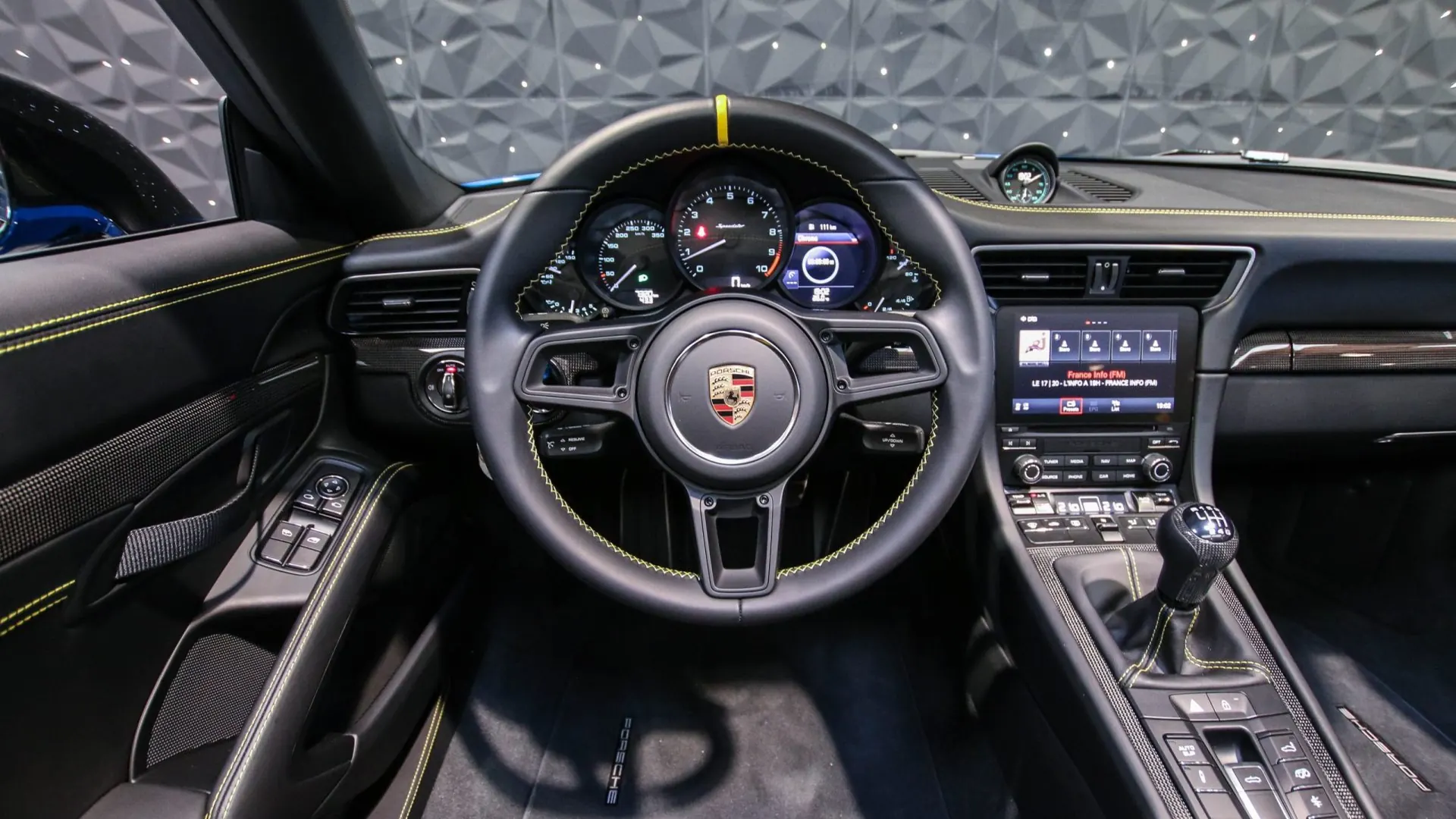 Porsche 911 — photo 10