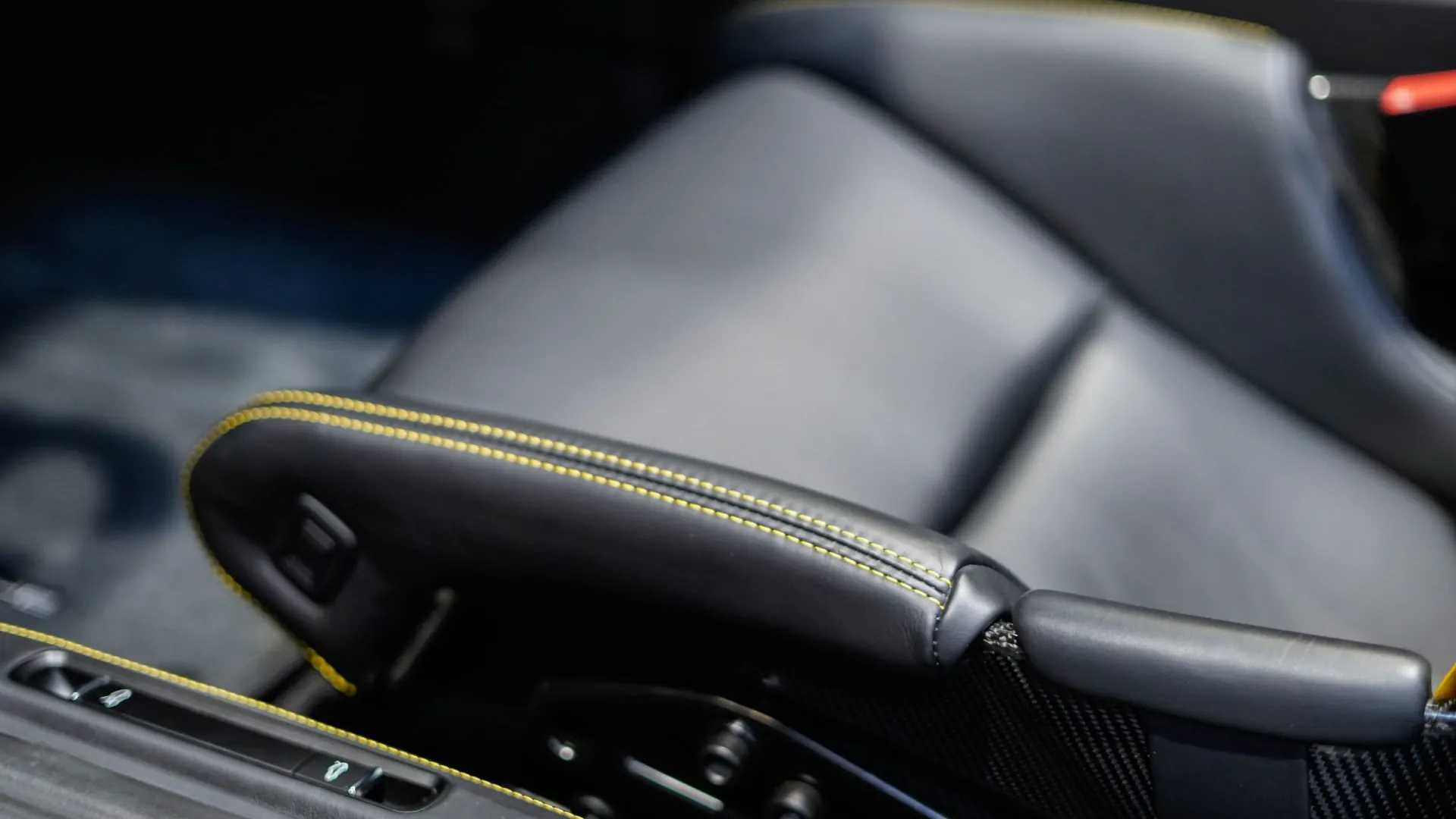 Porsche 911 — photo 17