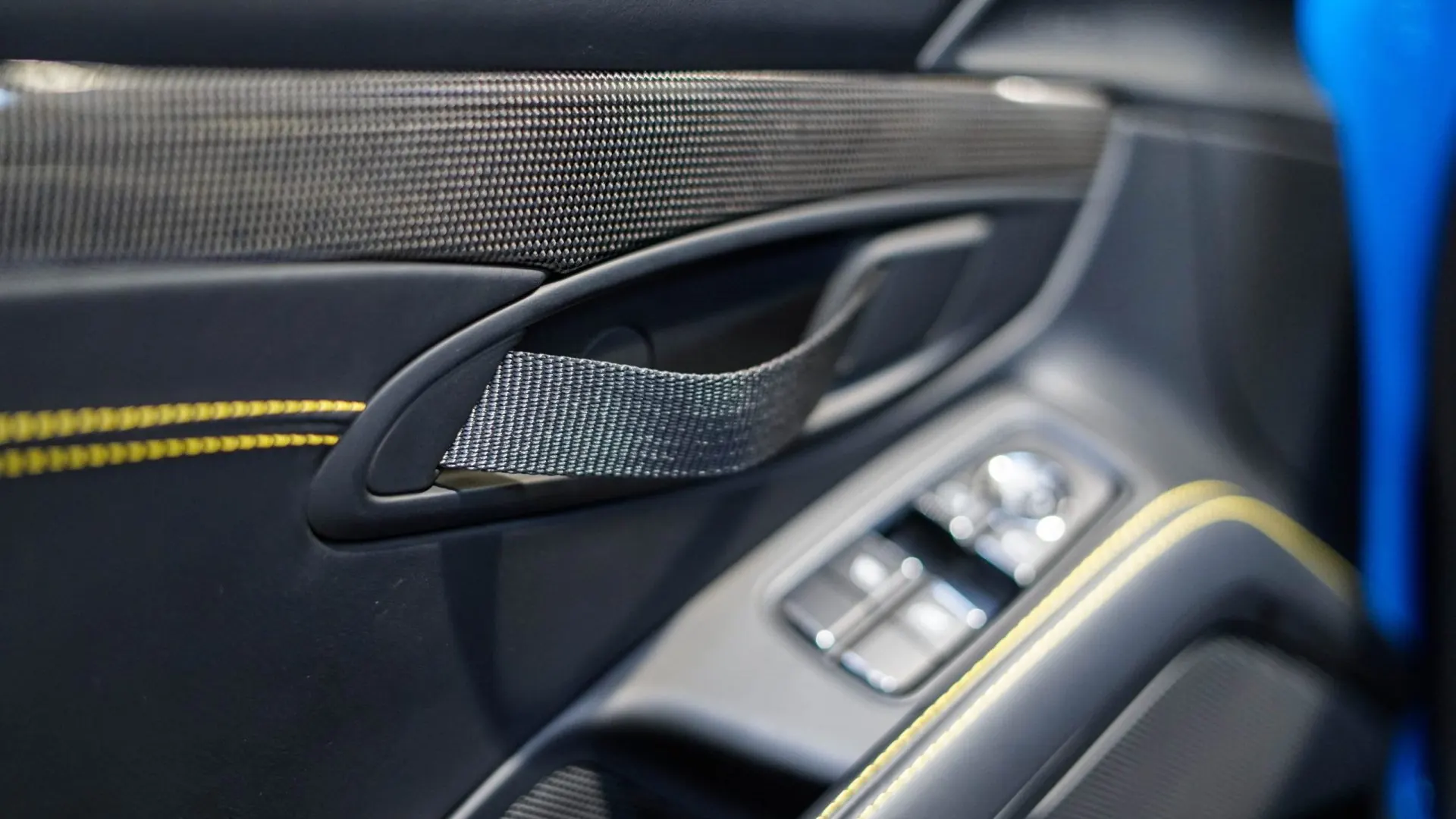 Porsche 911 — photo 18