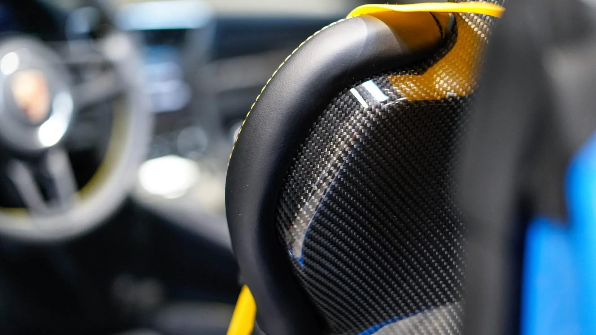 Porsche 911 — photo 16