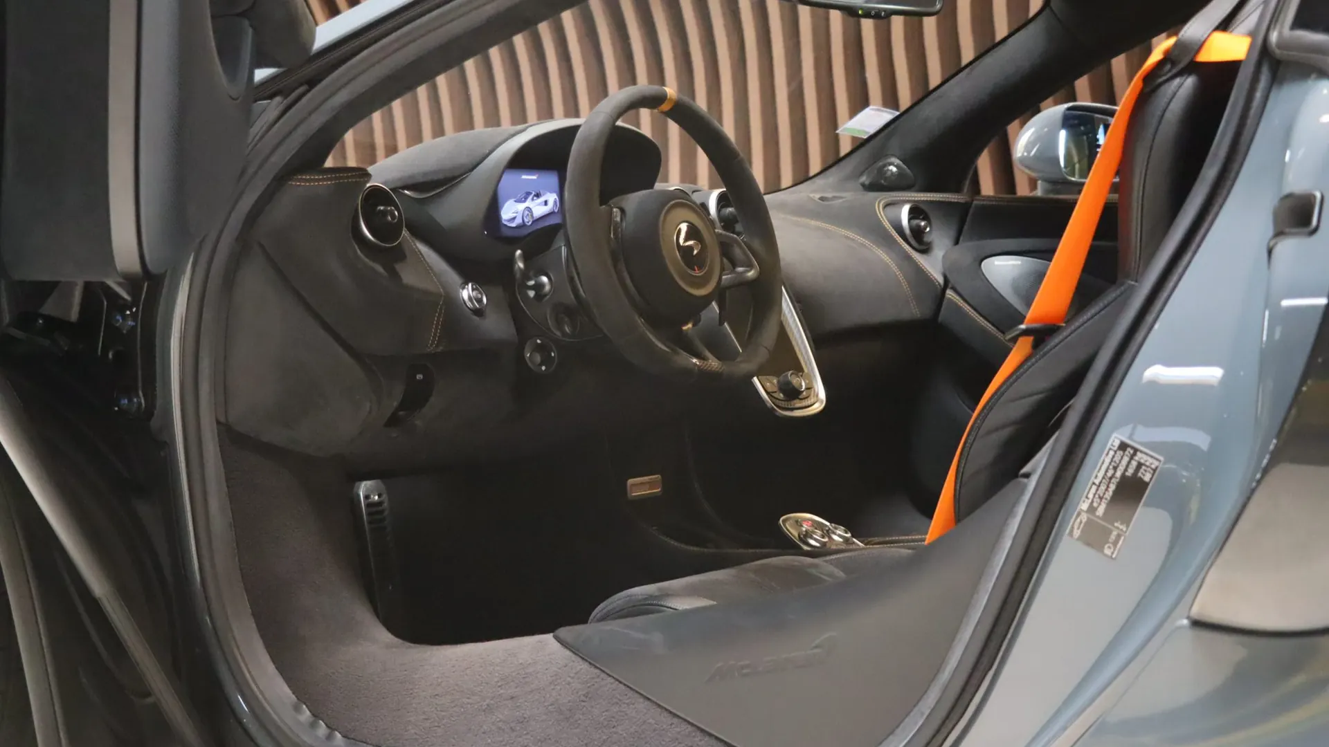 McLaren 600LT — photo 9