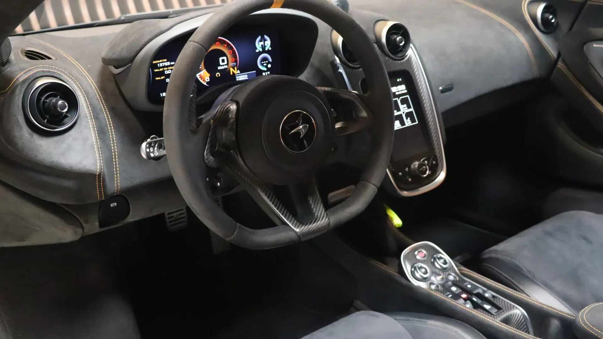 McLaren 600LT — photo 15