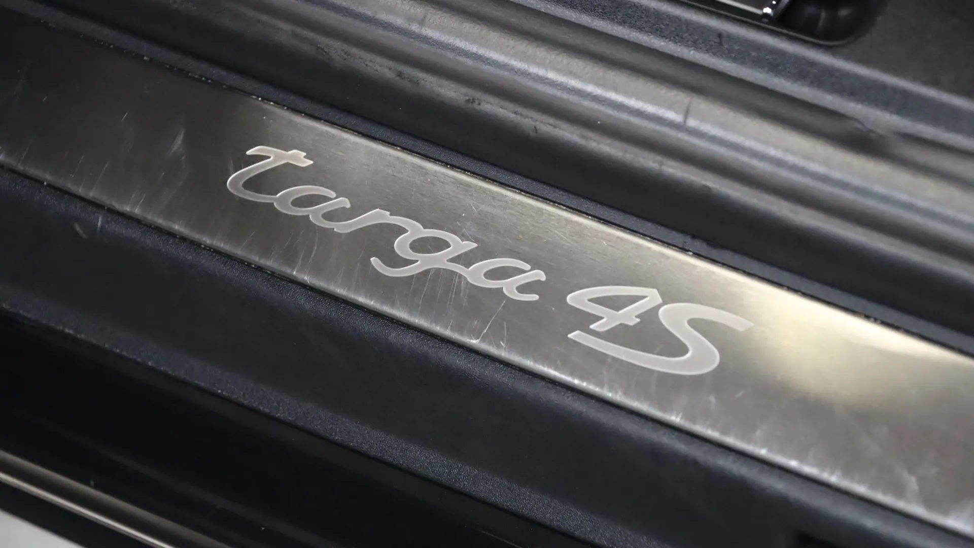 Porsche 911 — photo 14