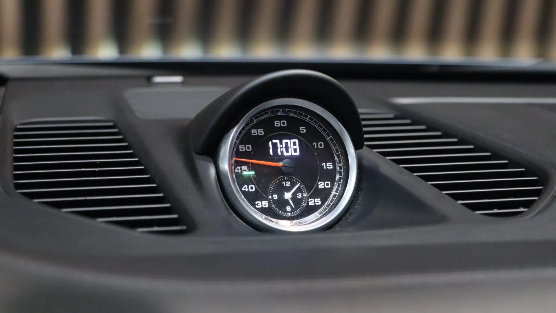 Porsche 911 — photo 28