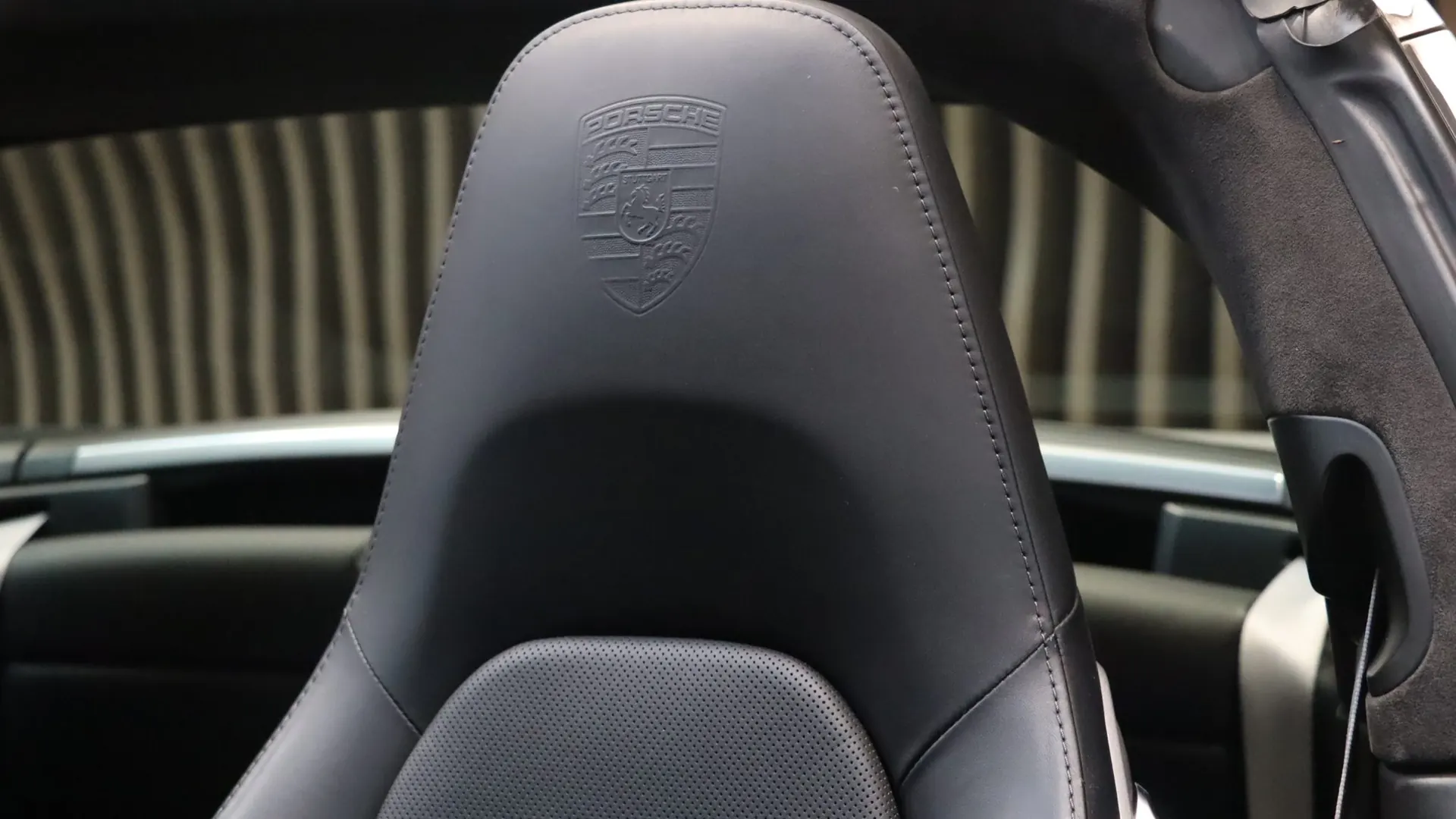 Porsche 911 — photo 36