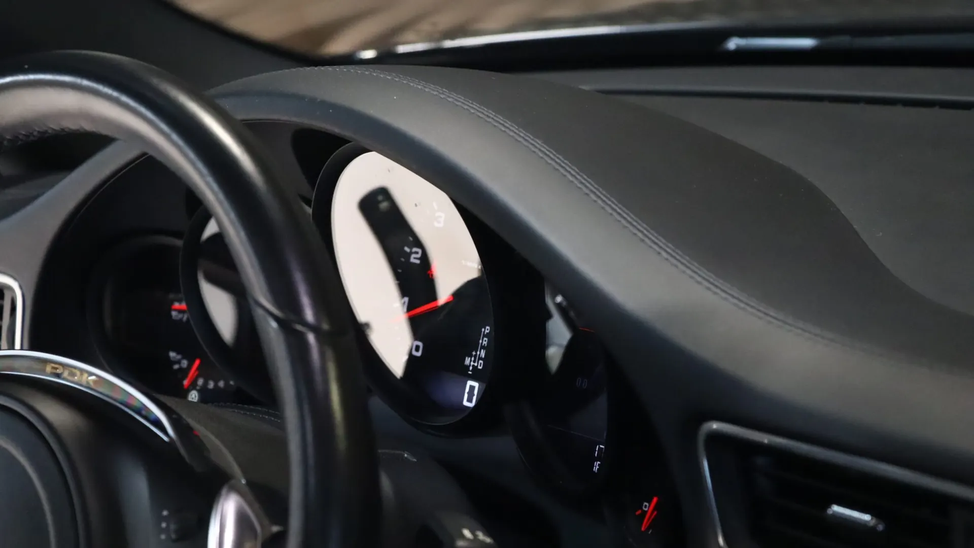 Porsche 911 — photo 27