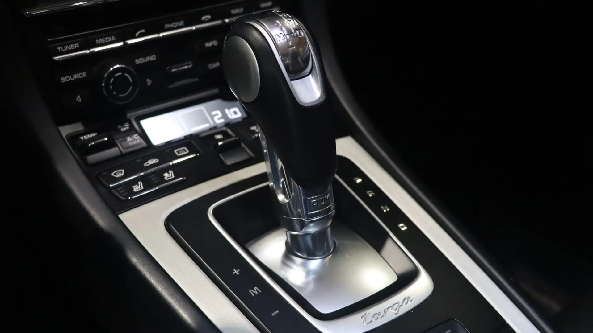 Porsche 911 — photo 32