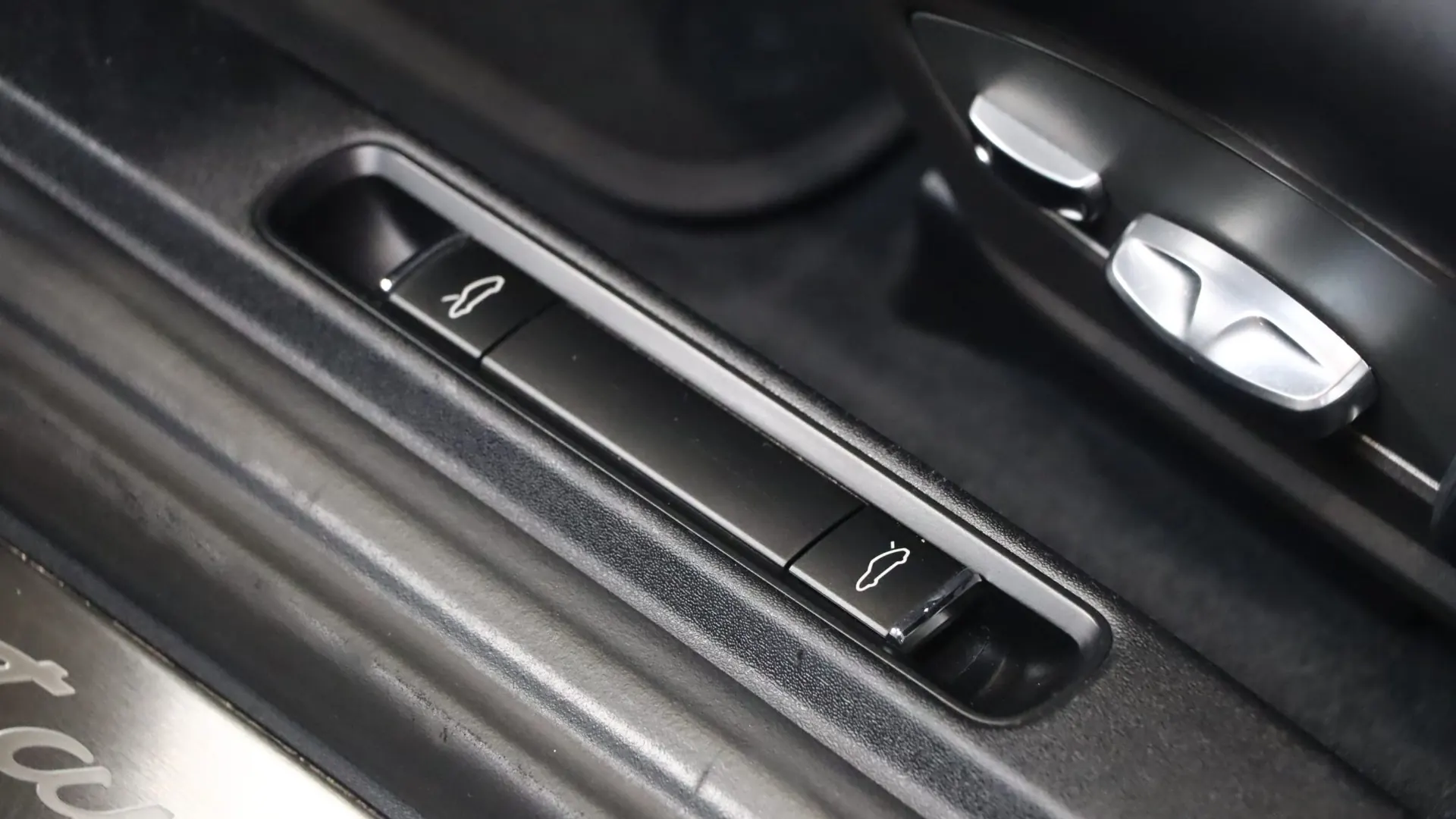 Porsche 911 — photo 15