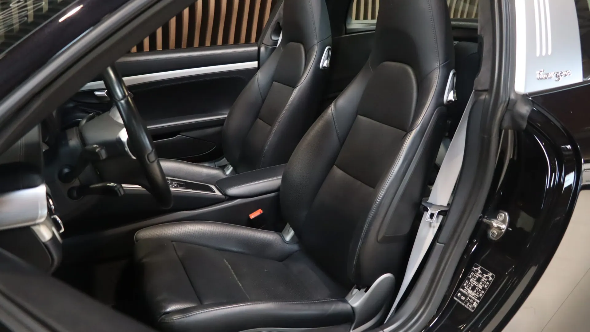 Porsche 911 — photo 7
