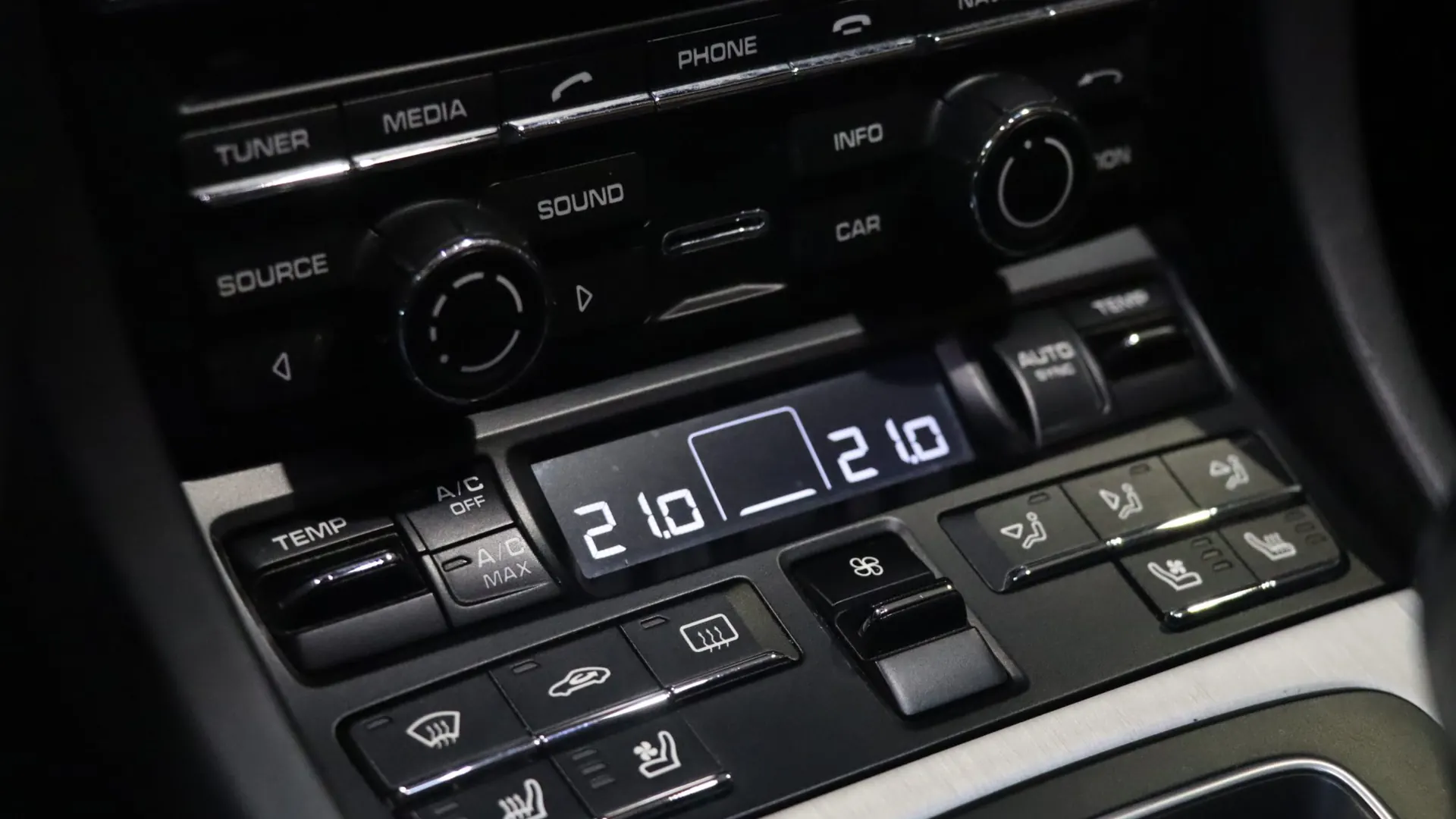 Porsche 911 — photo 31