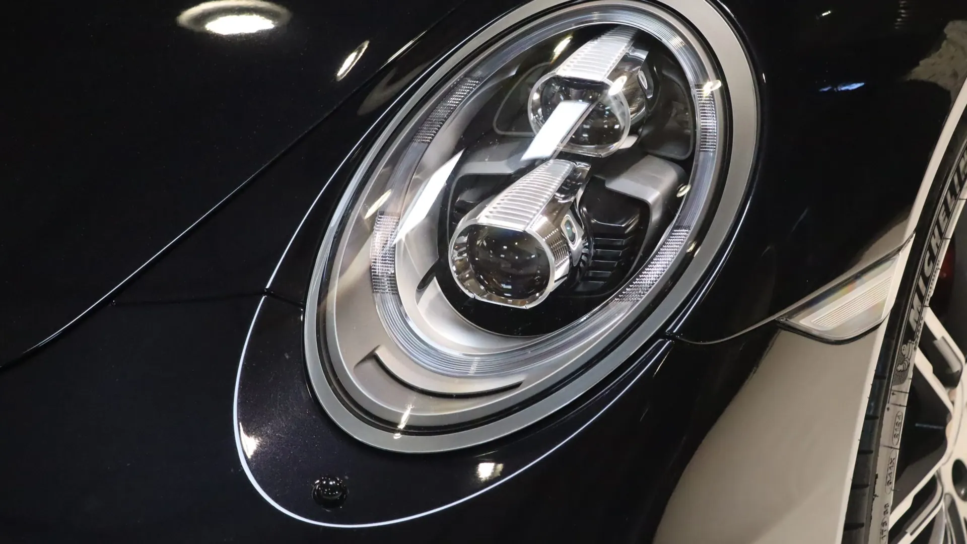 Porsche 911 — photo 40
