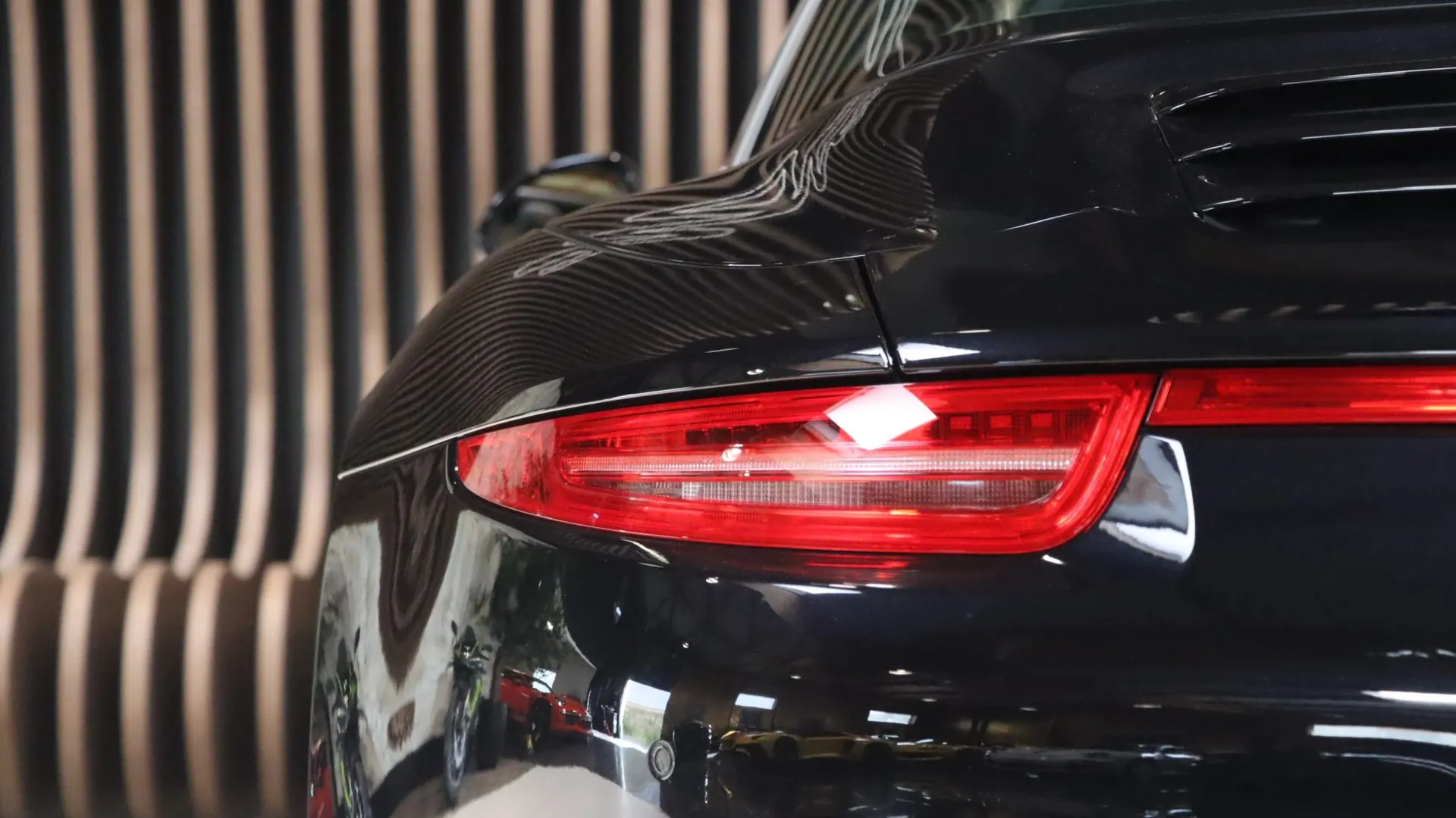 Porsche 911 — photo 48