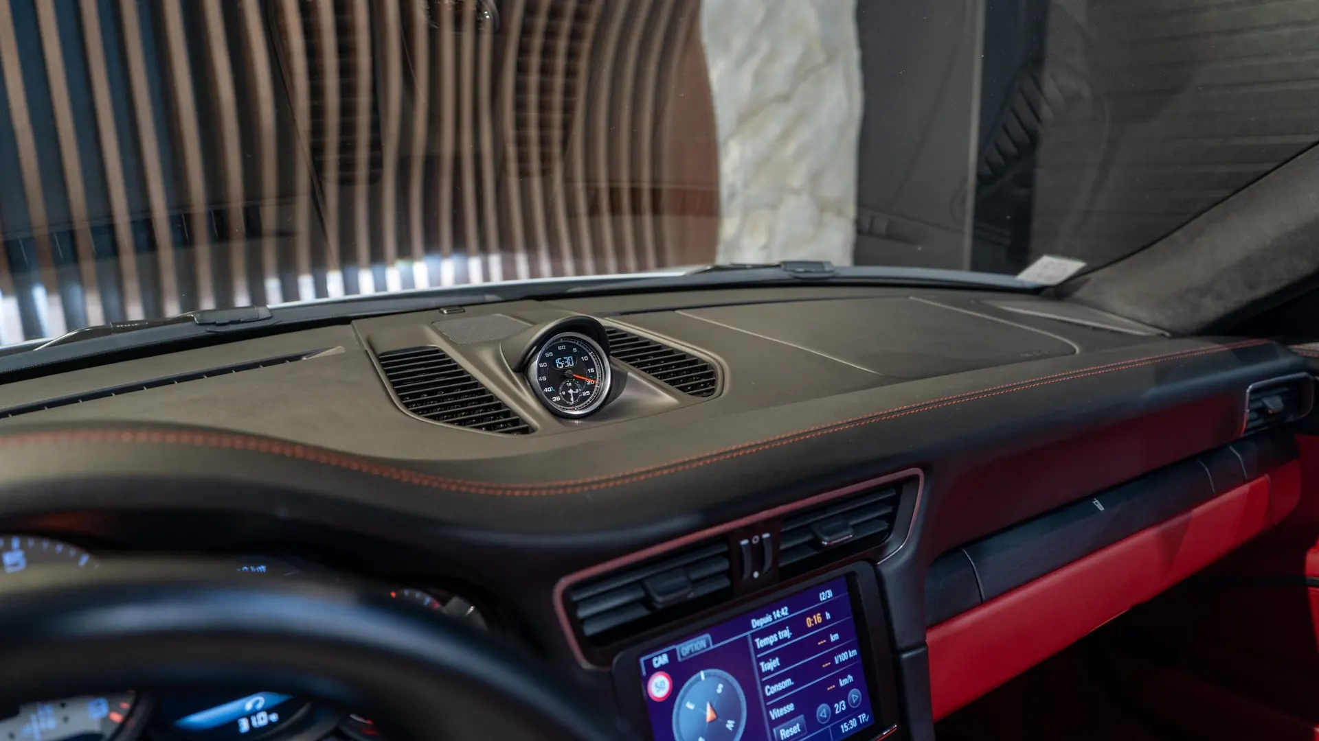 Porsche 911 — photo 28
