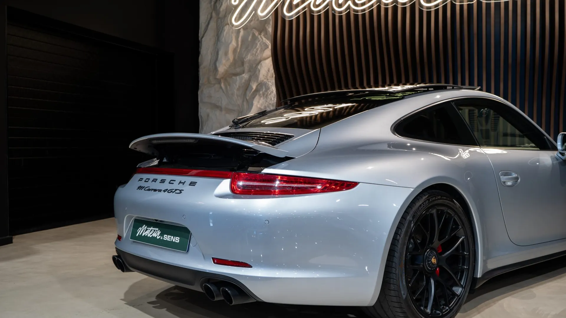 Porsche 911 — photo 40