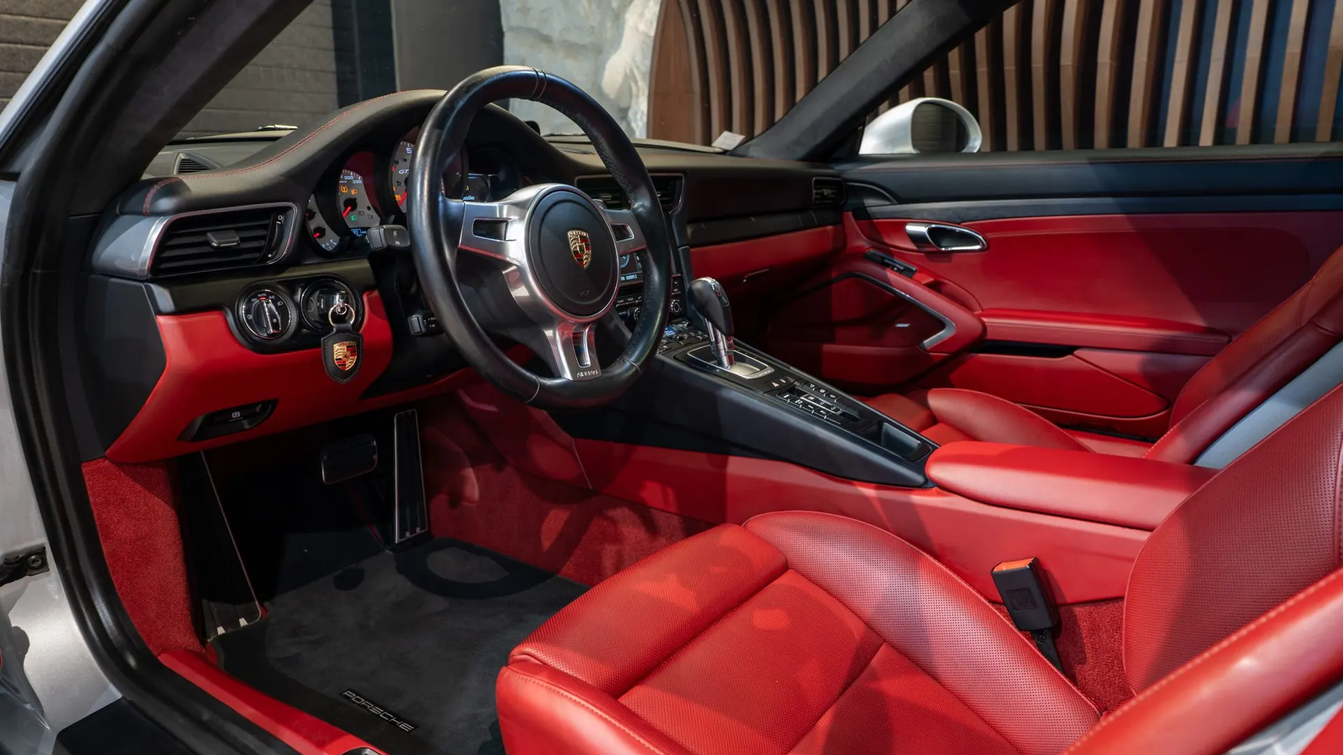 Porsche 911 — photo 8