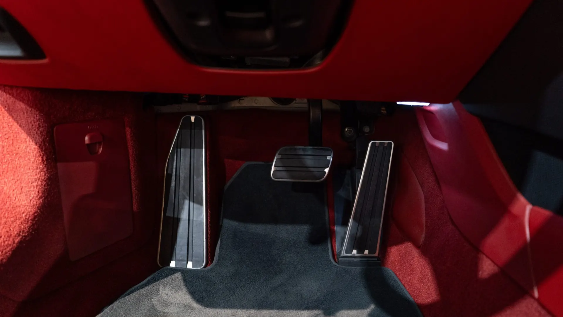 Porsche 911 — photo 17
