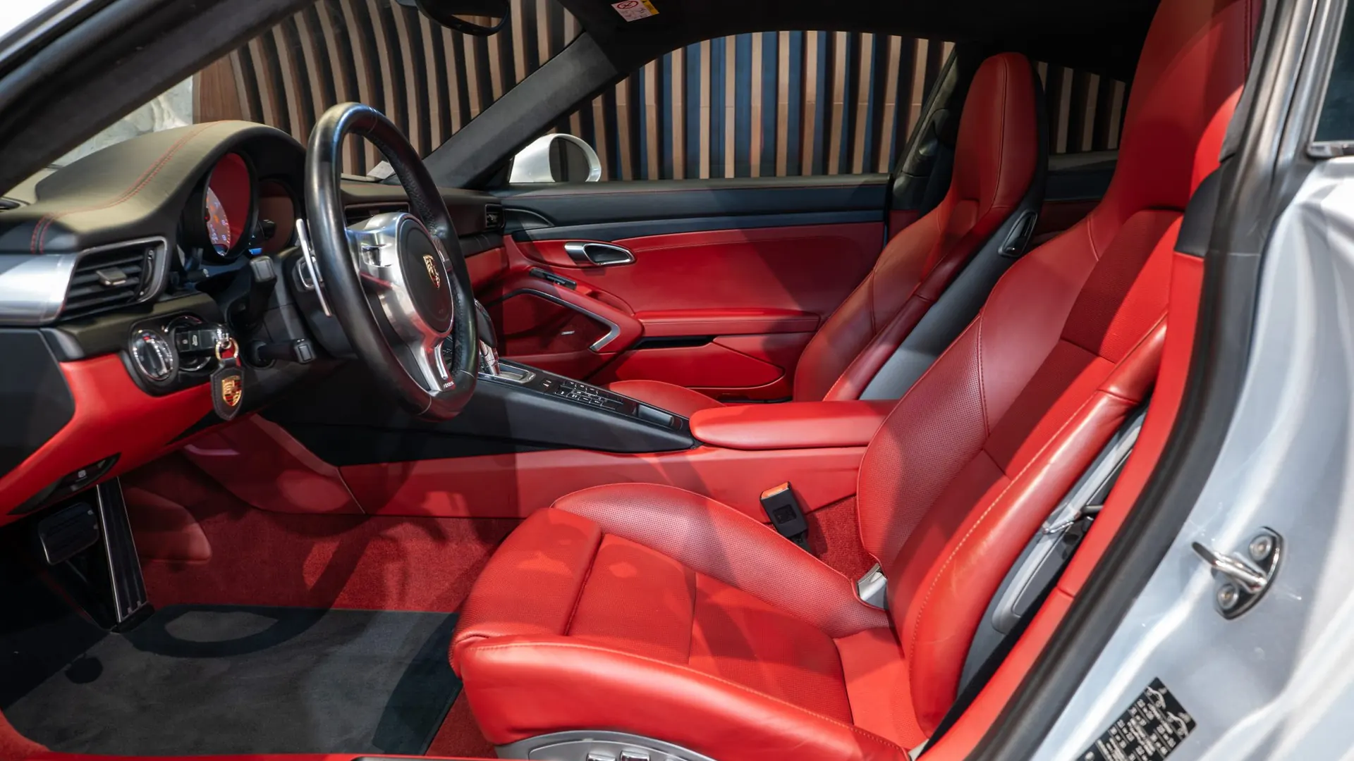 Porsche 911 — photo 7