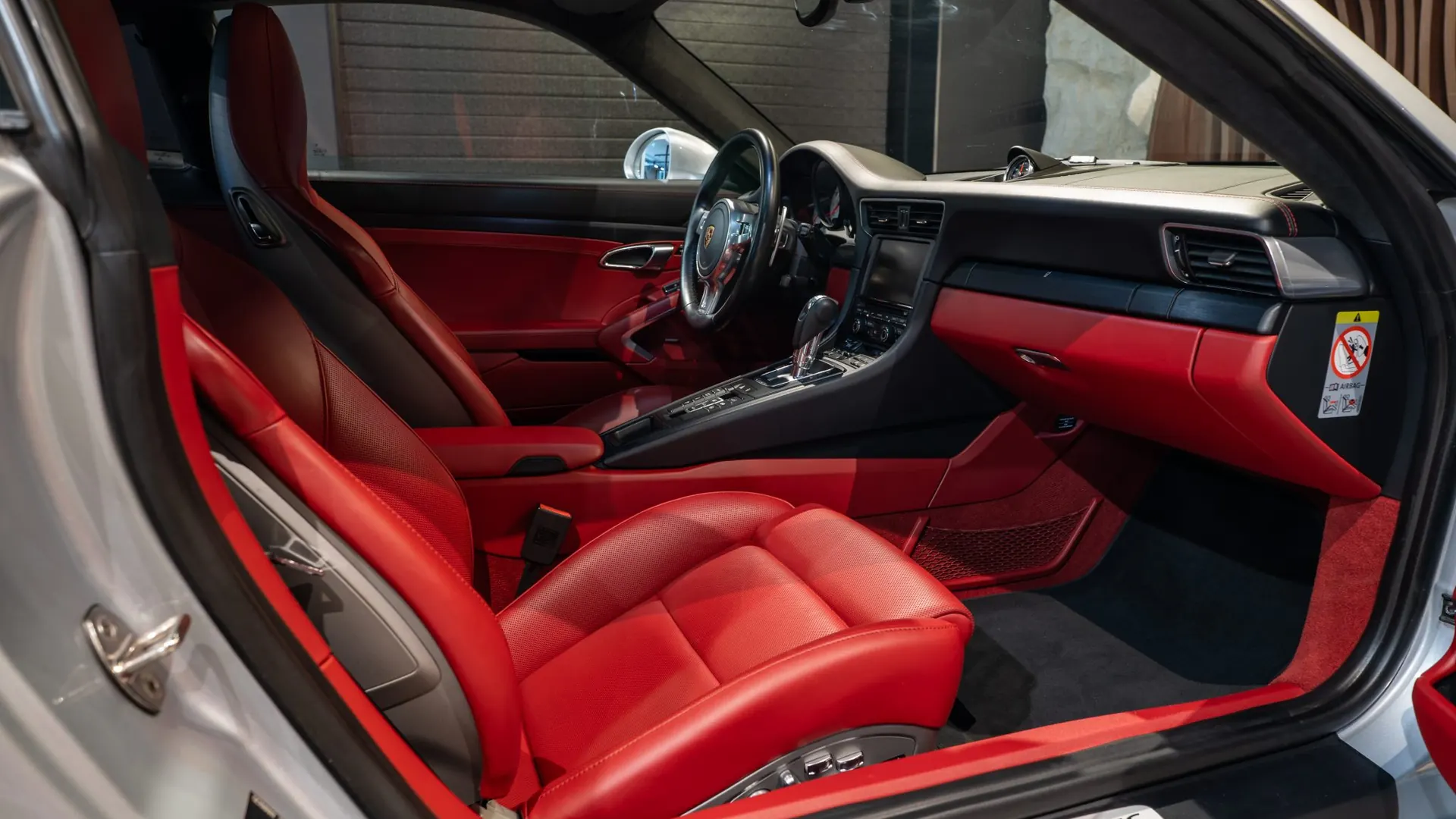 Porsche 911 — photo 31