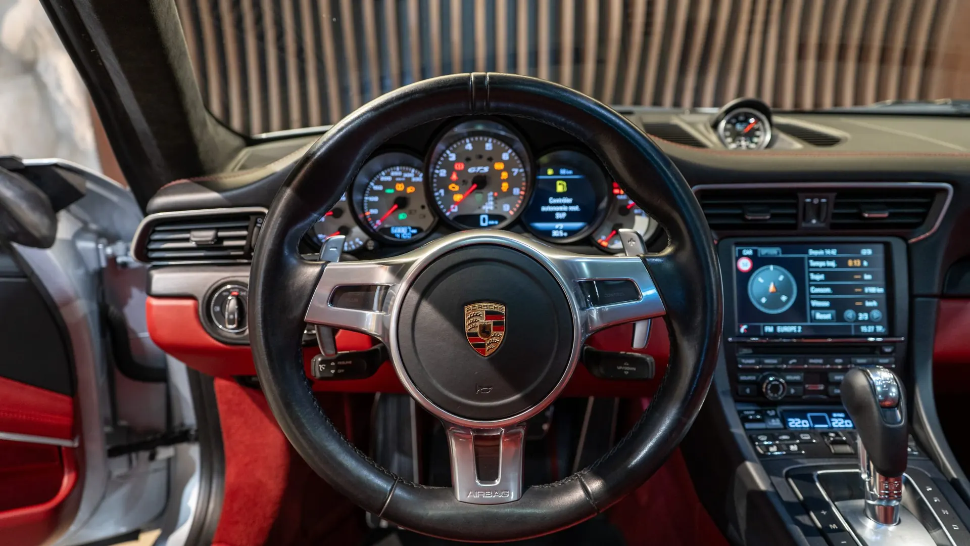 Porsche 911 — photo 9