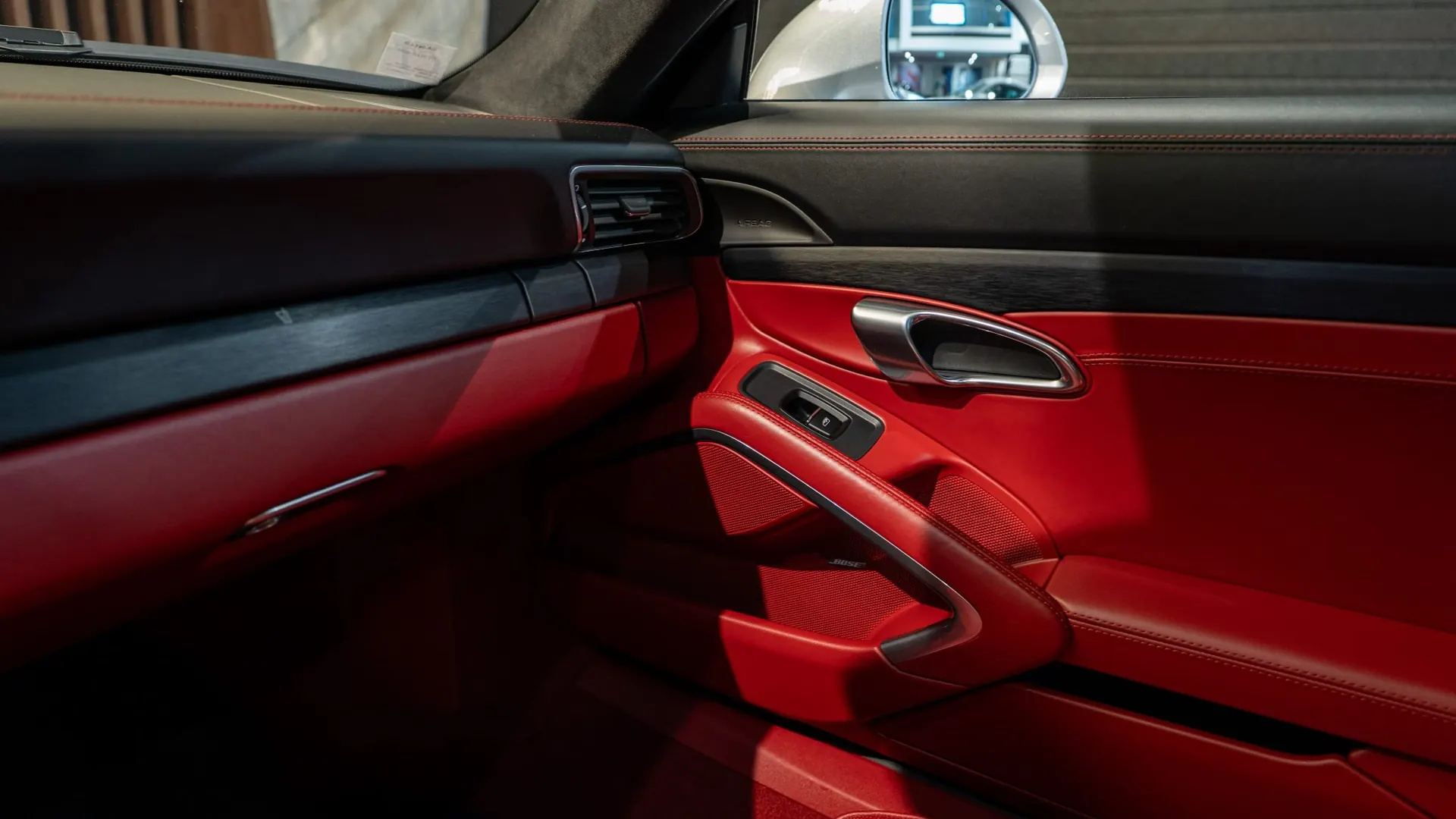 Porsche 911 — photo 24
