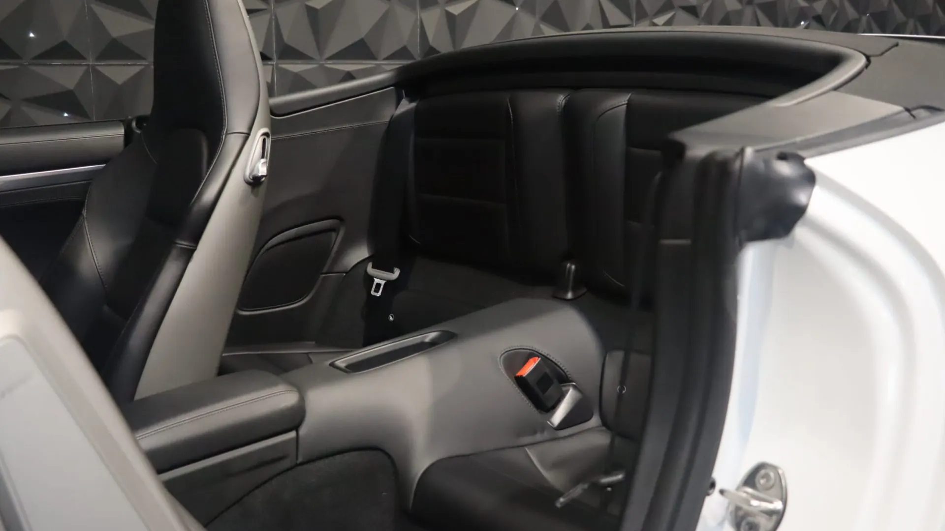 Porsche 911 — photo 36