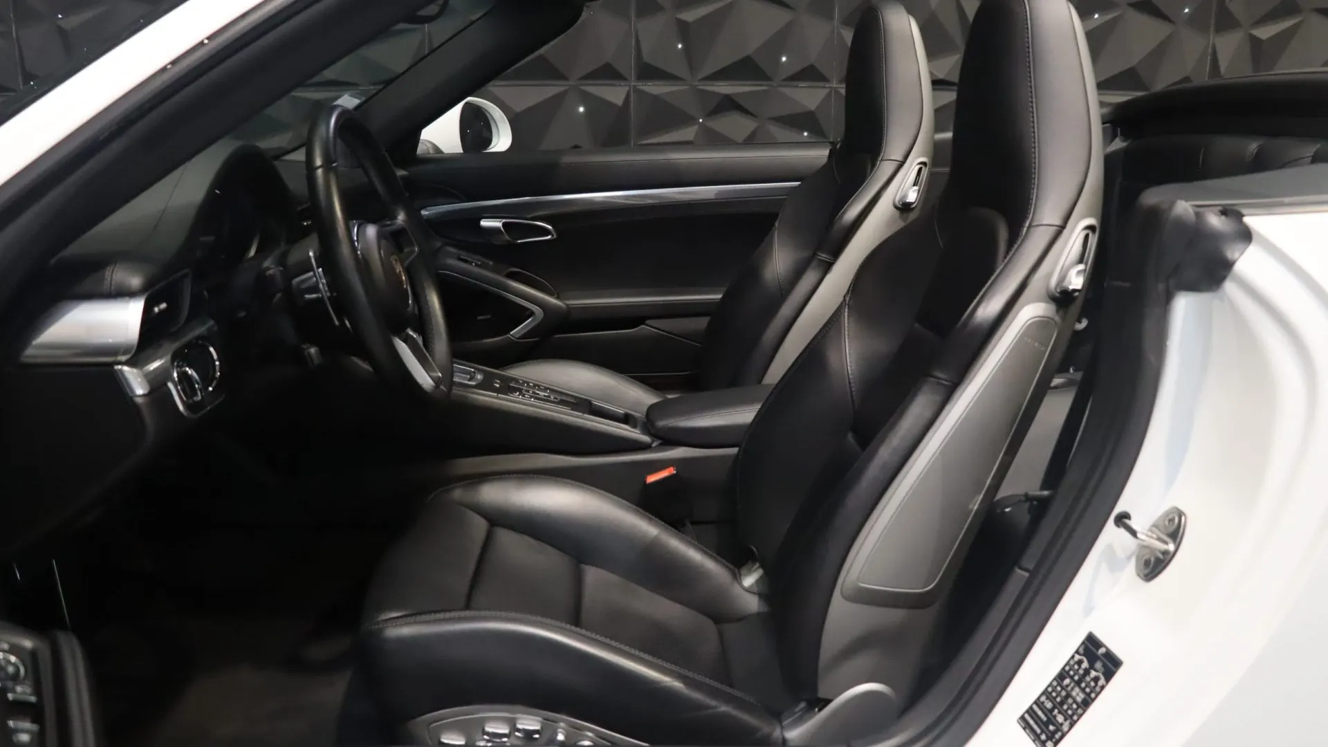 Porsche 911 — photo 8