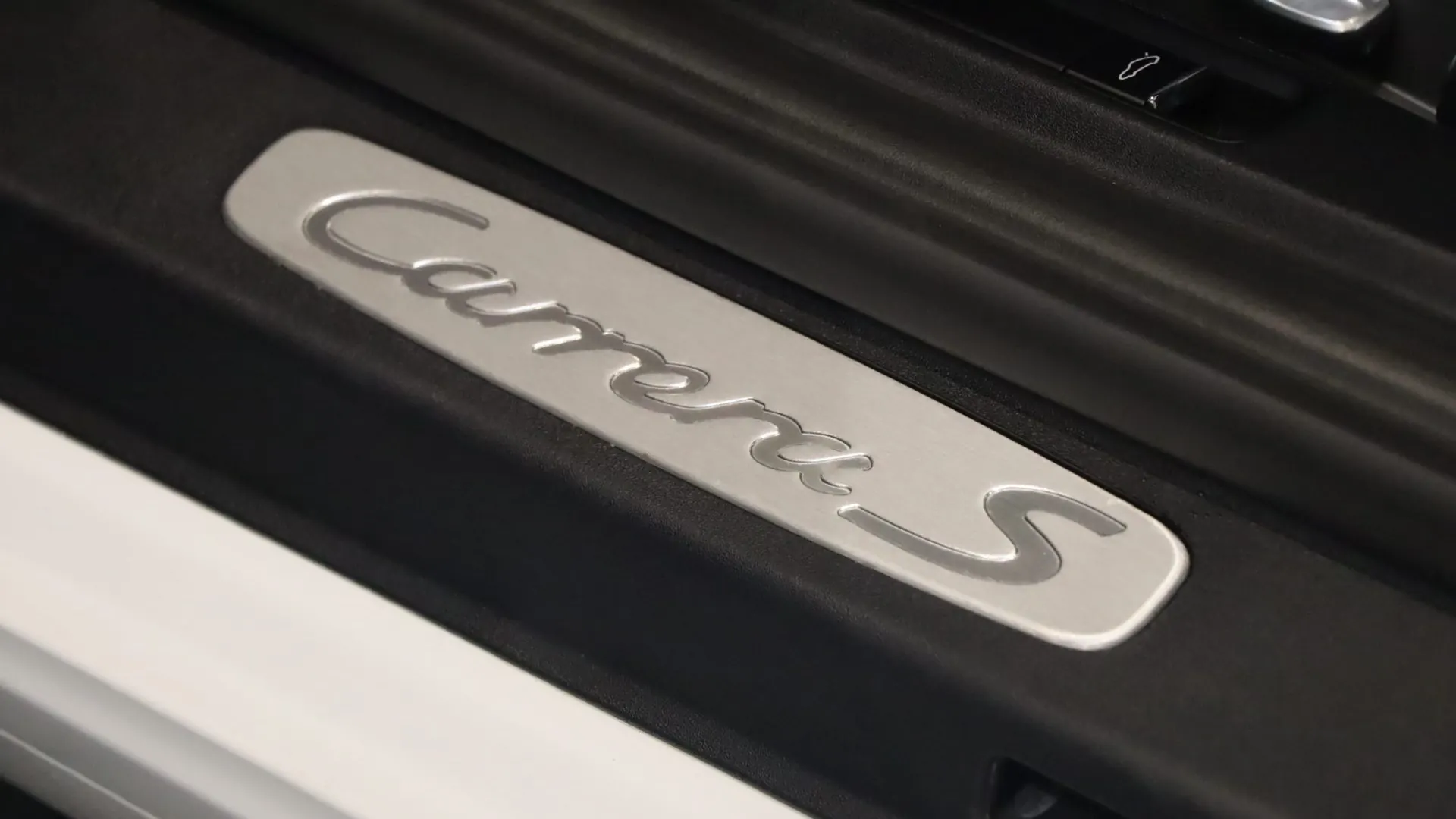 Porsche 911 — photo 13