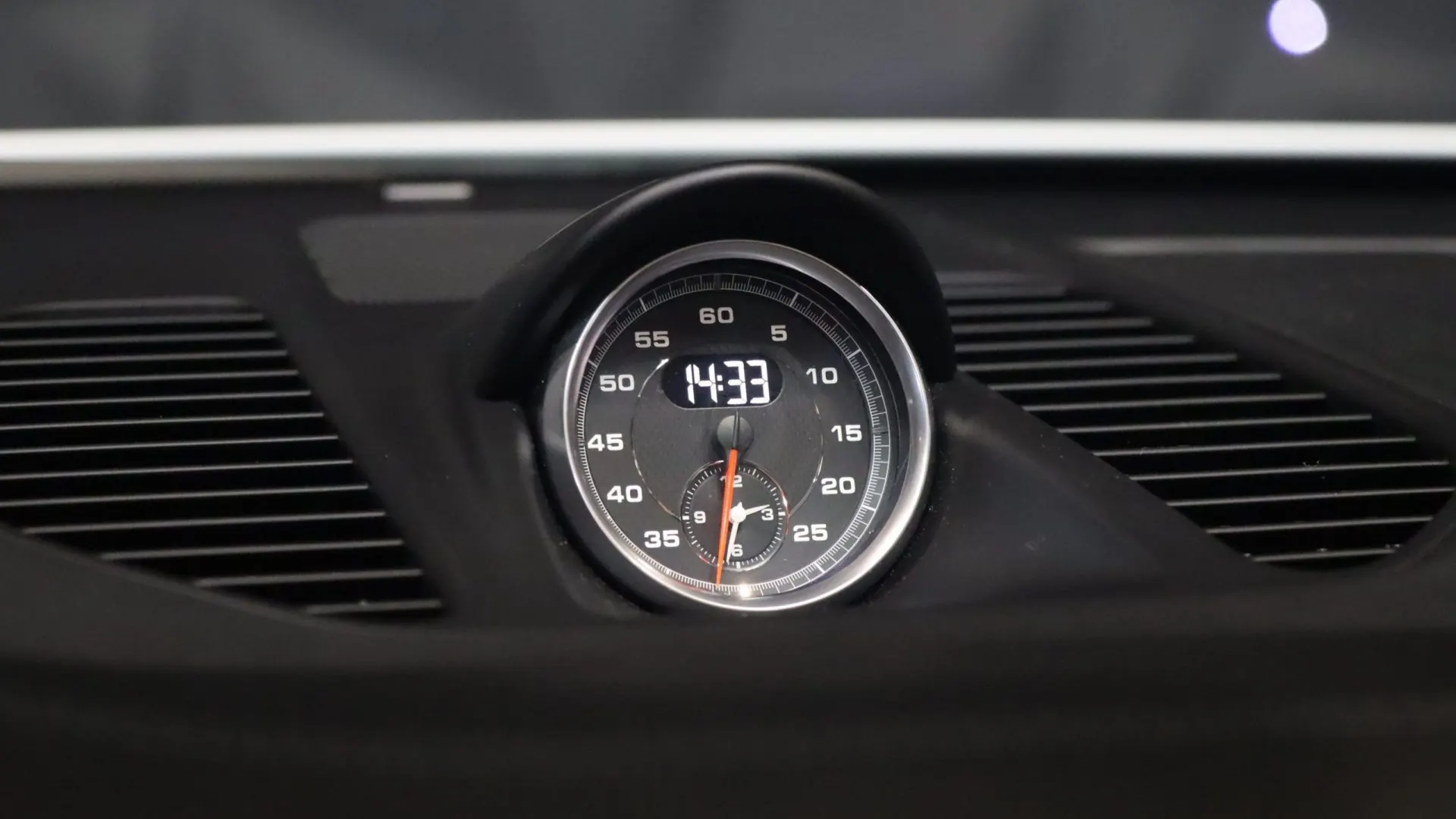 Porsche 911 — photo 26
