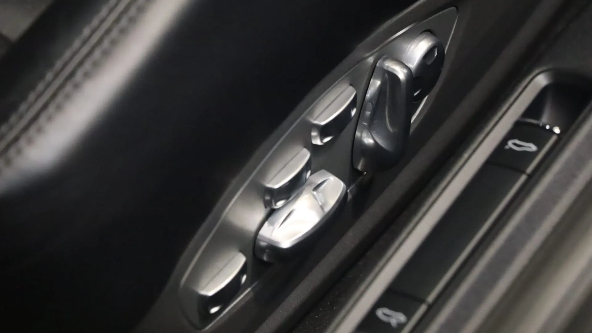Porsche 911 — photo 16