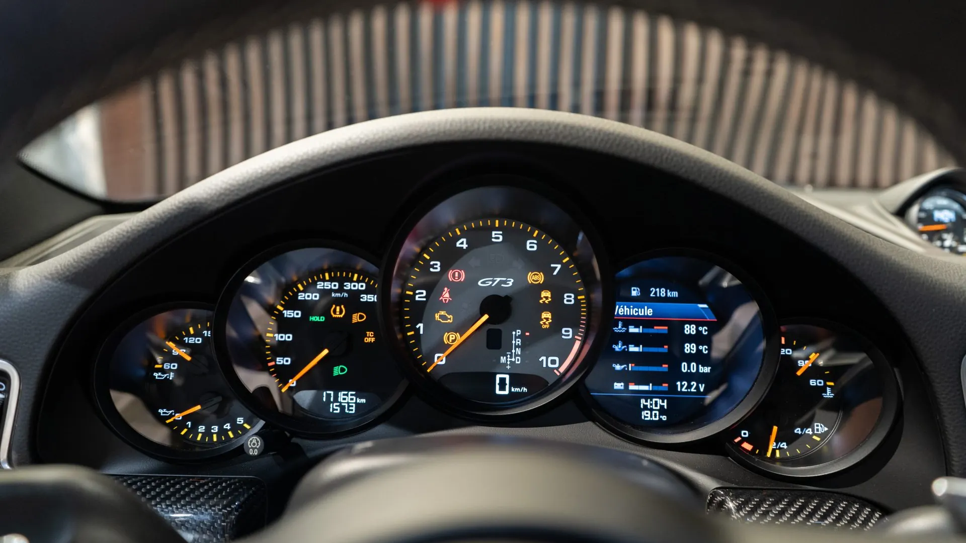 Porsche 911 — photo 18