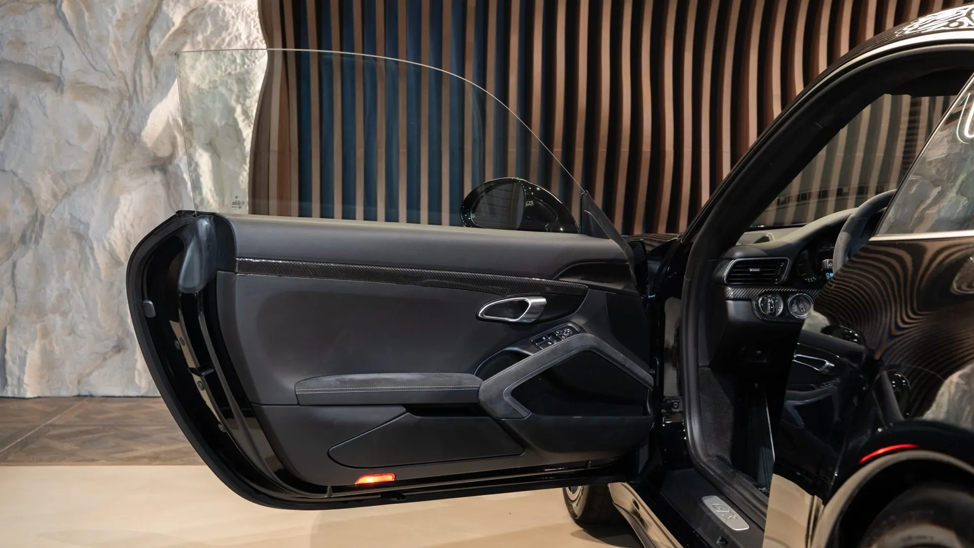 Porsche 911 — photo 7