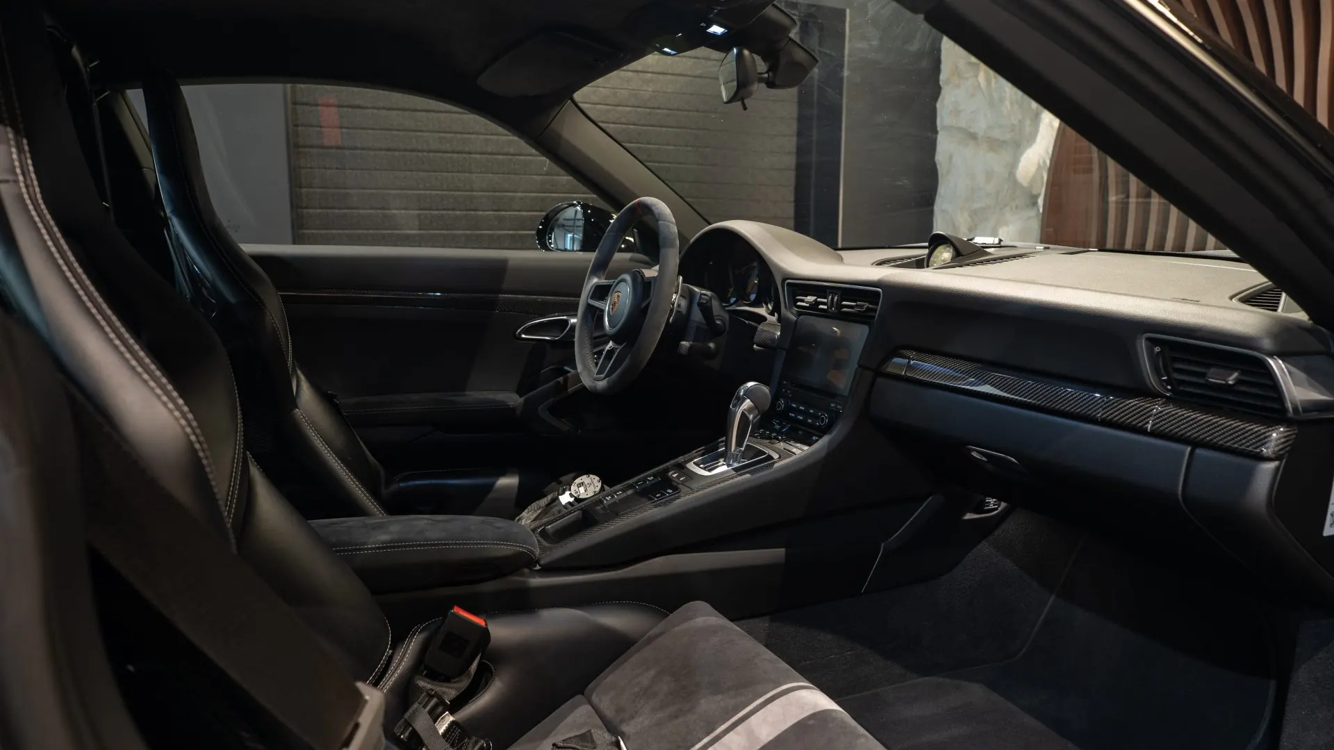 Porsche 911 — photo 13