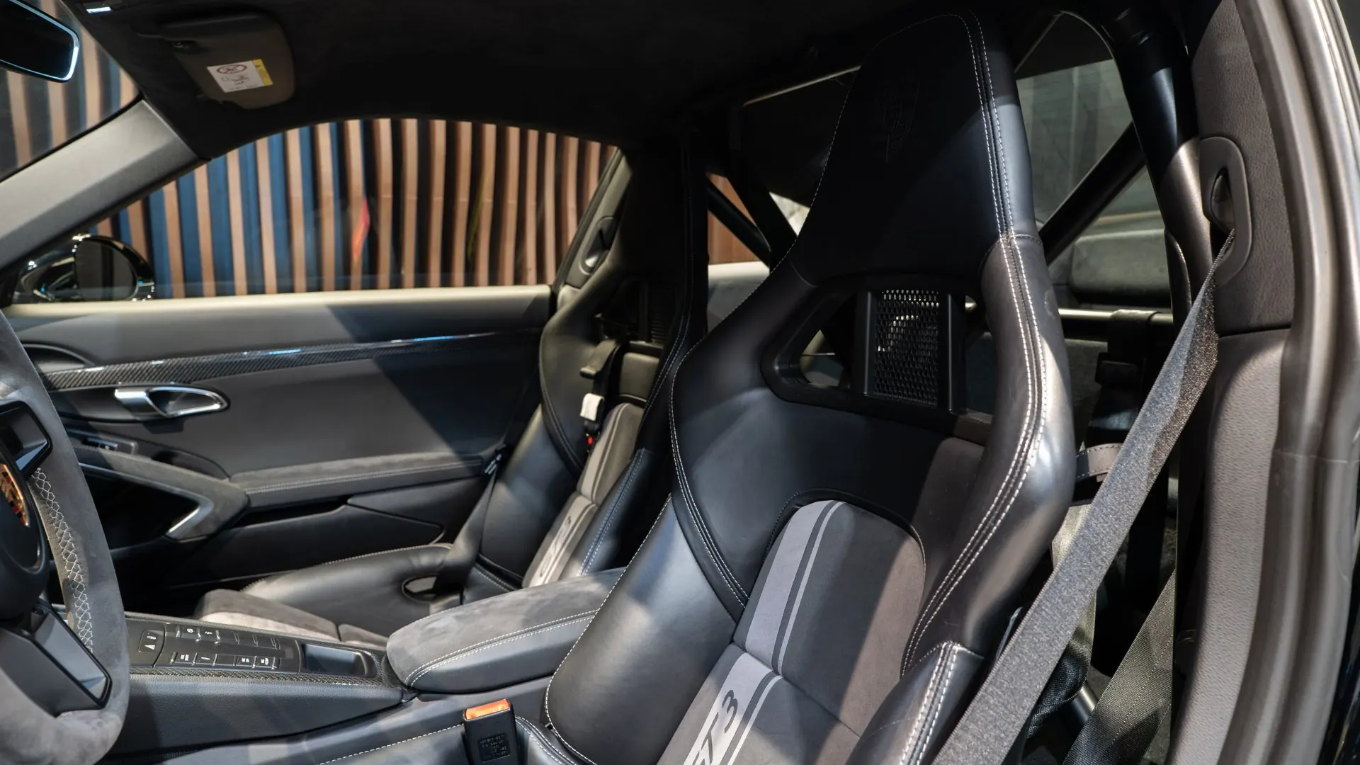 Porsche 911 — photo 8
