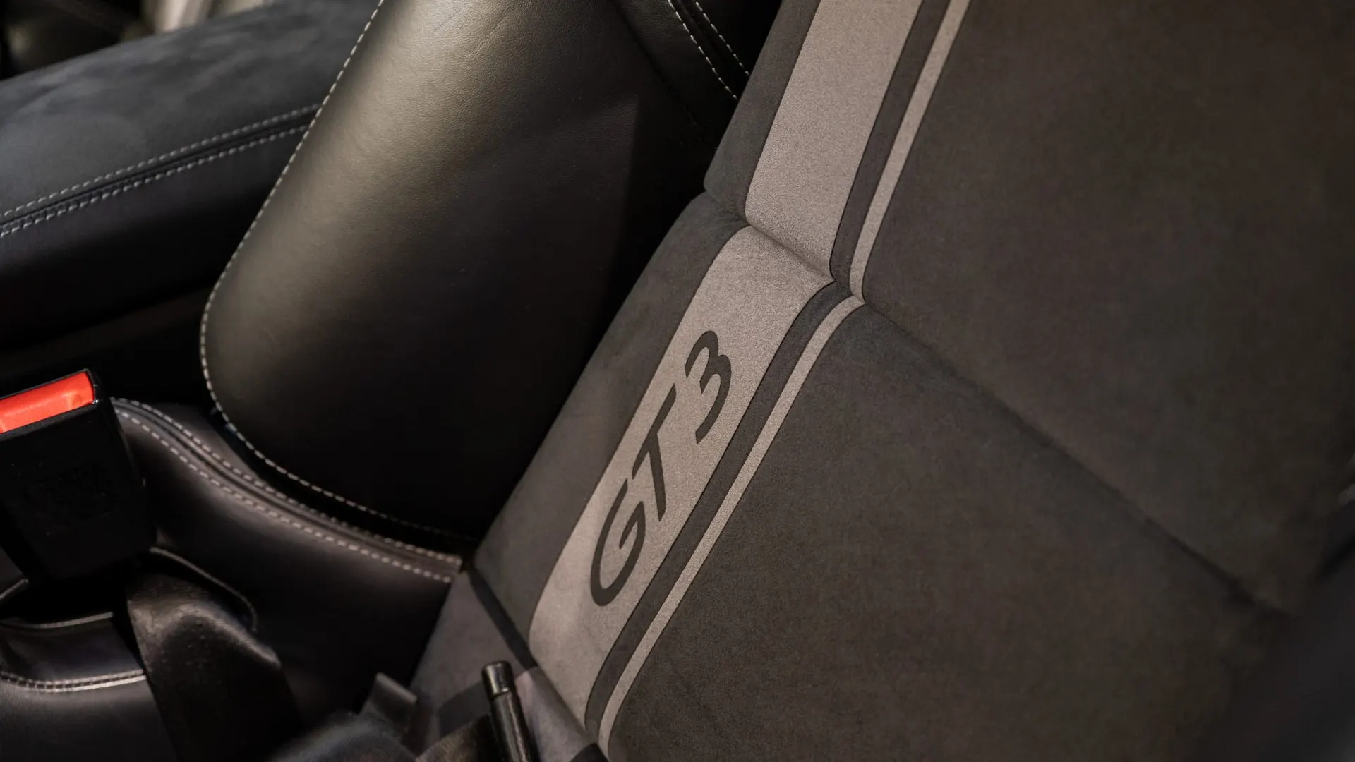 Porsche 911 — photo 16