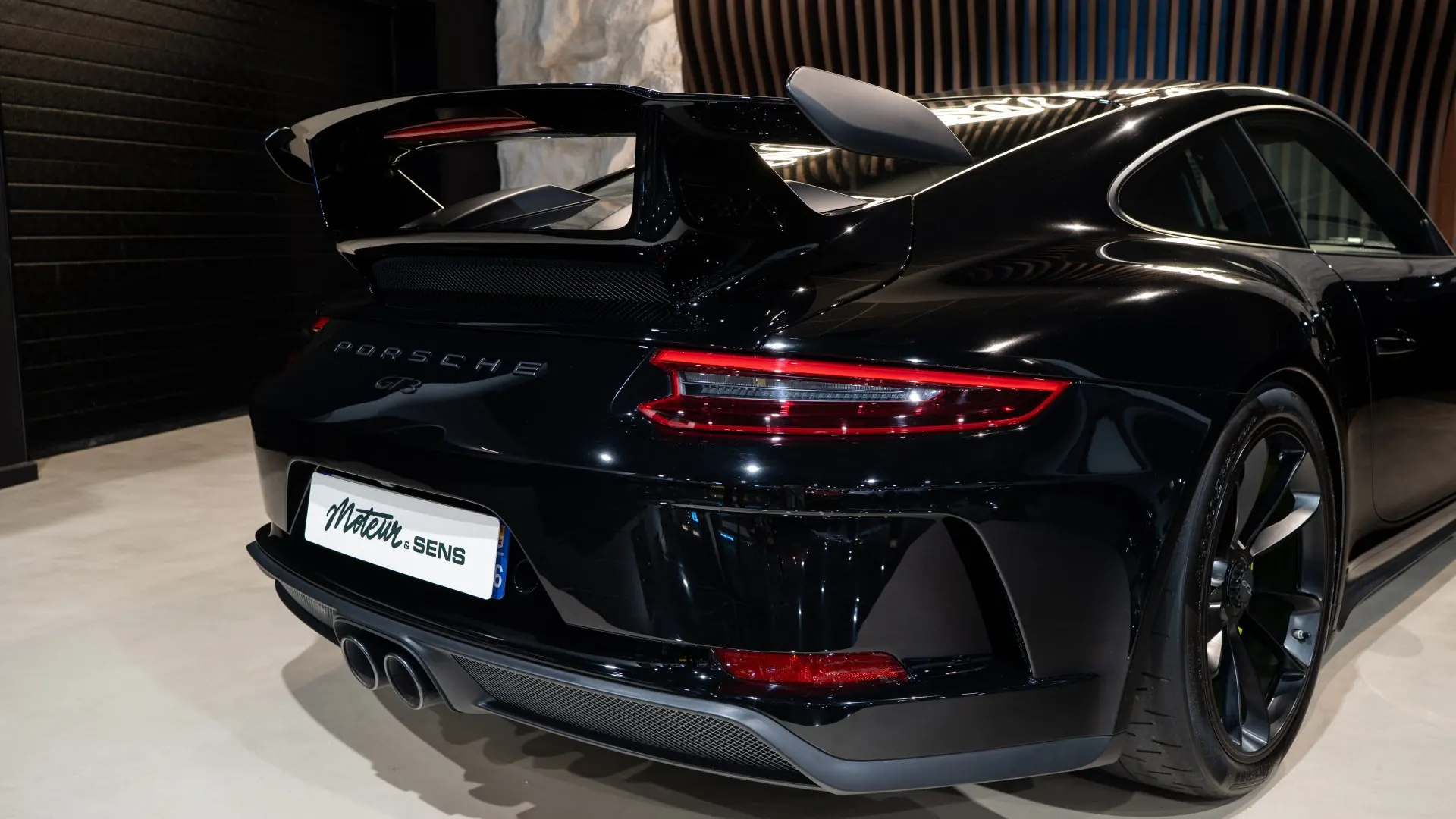 Porsche 911 — photo 49