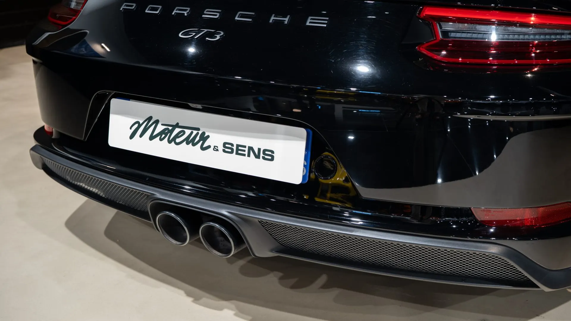 Porsche 911 — photo 48