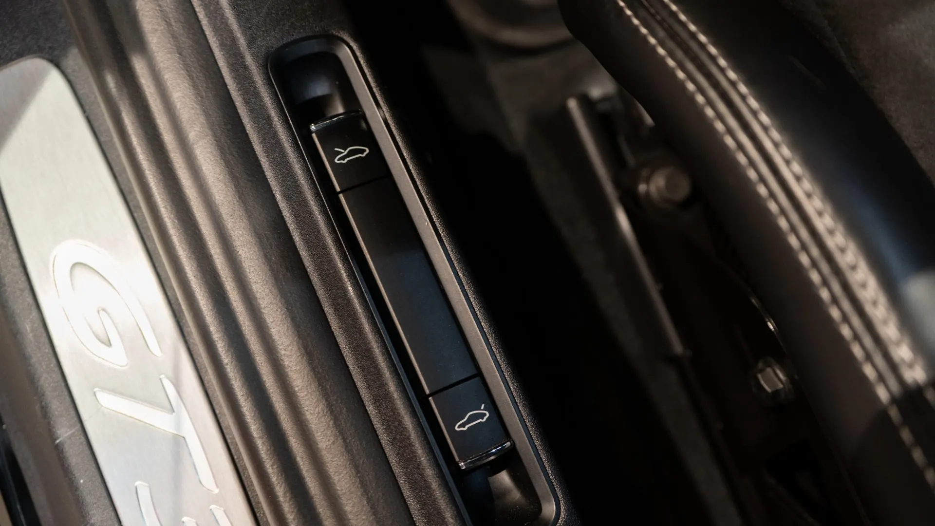 Porsche 911 — photo 15