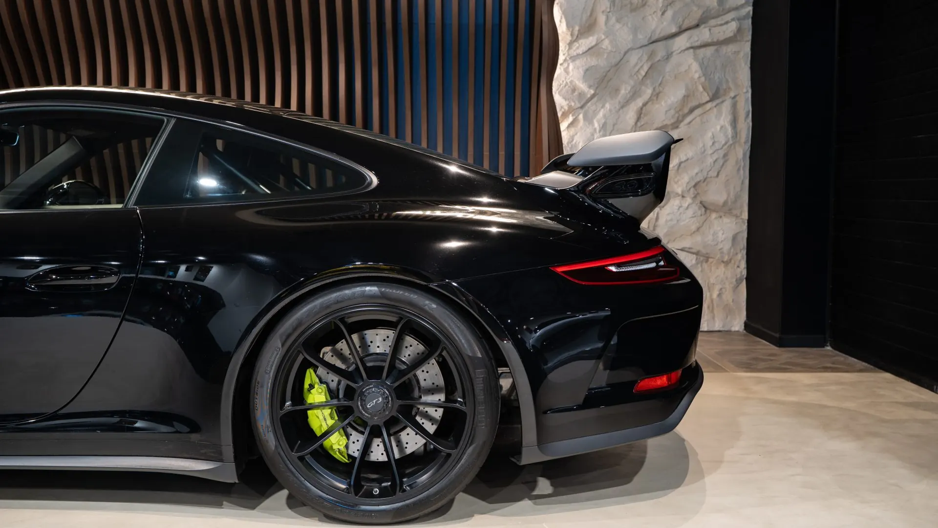 Porsche 911 — photo 38