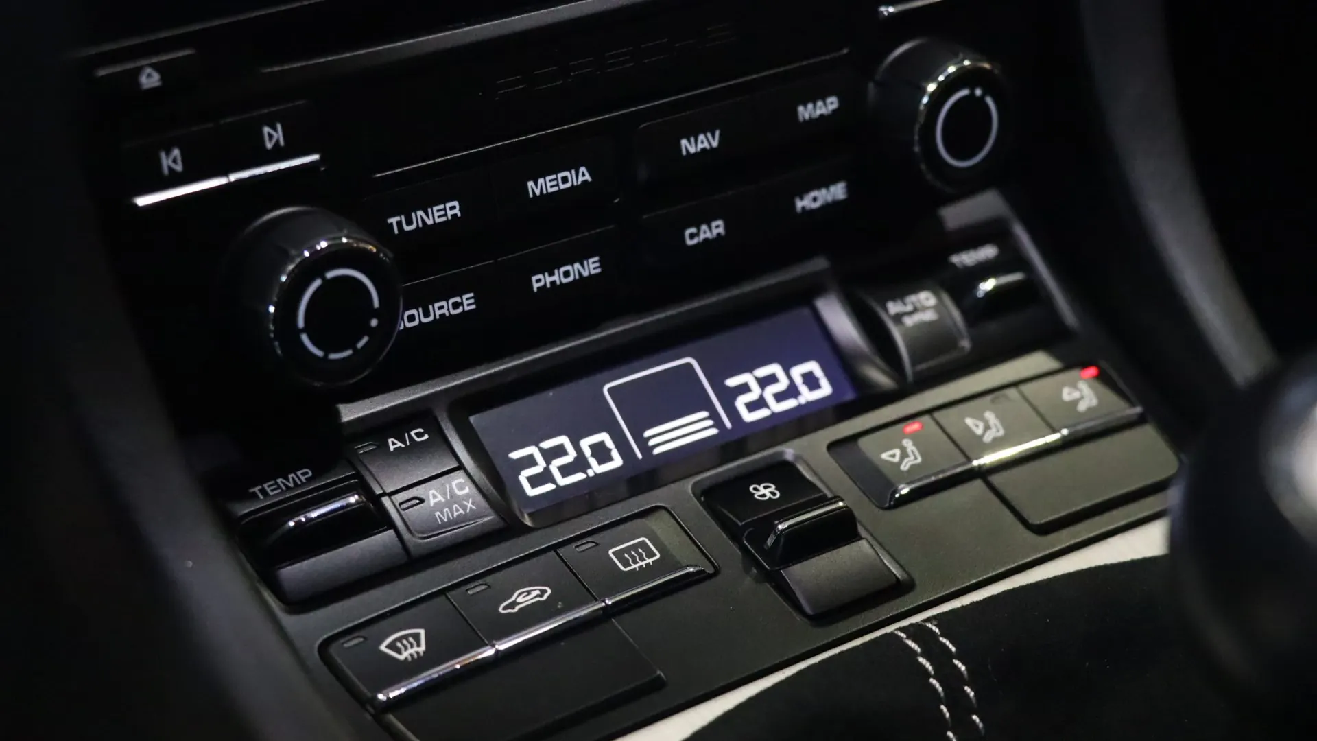 Porsche 911 — photo 28