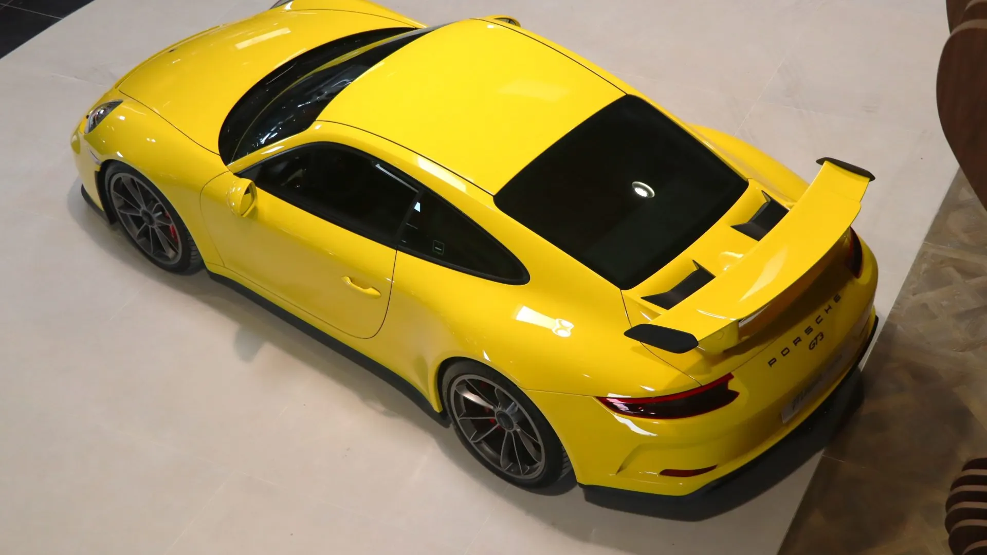Porsche 911 — photo 47