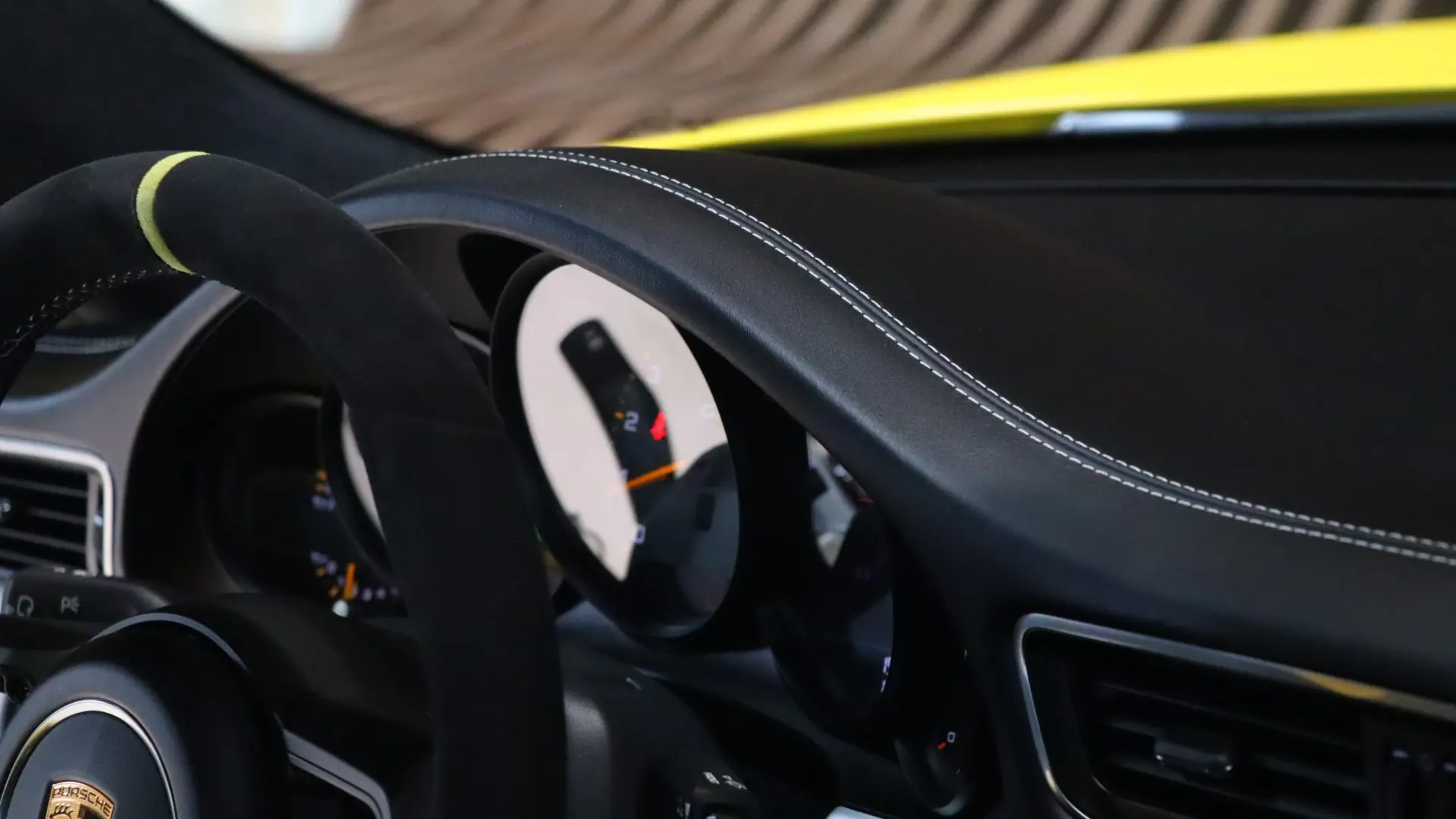 Porsche 911 — photo 23