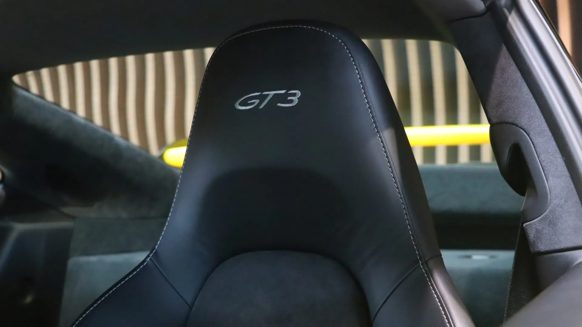 Porsche 911 — photo 30