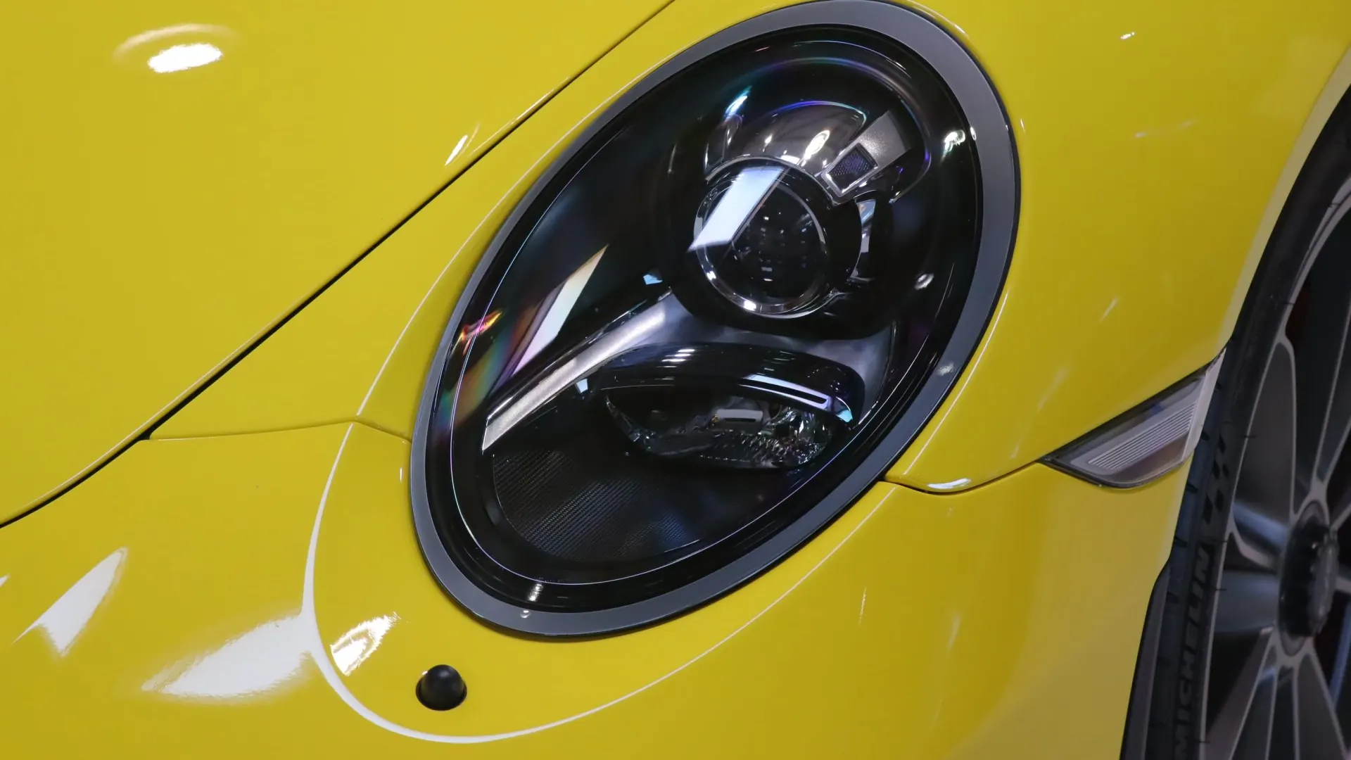 Porsche 911 — photo 32