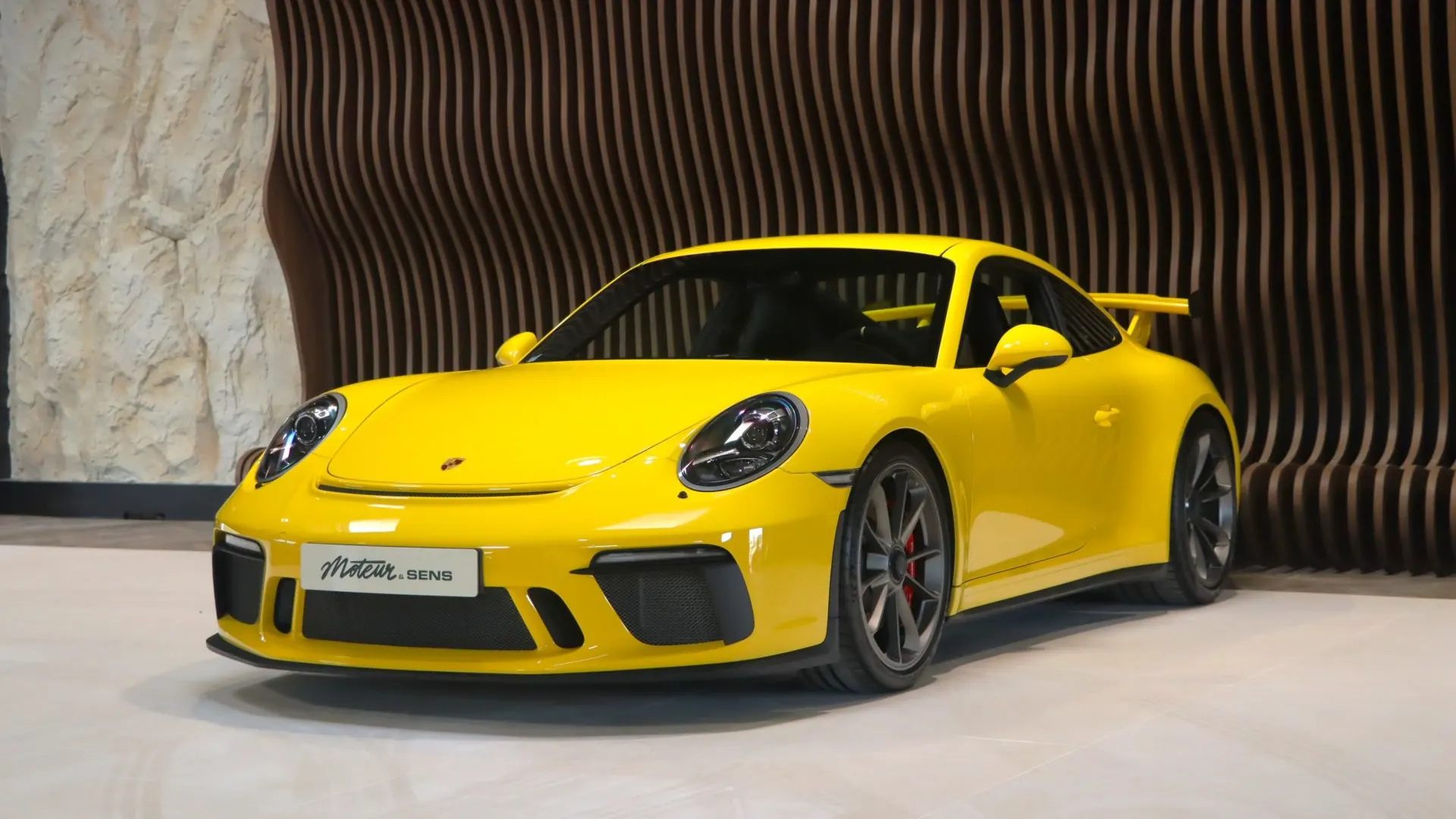 Porsche 911 — photo 35