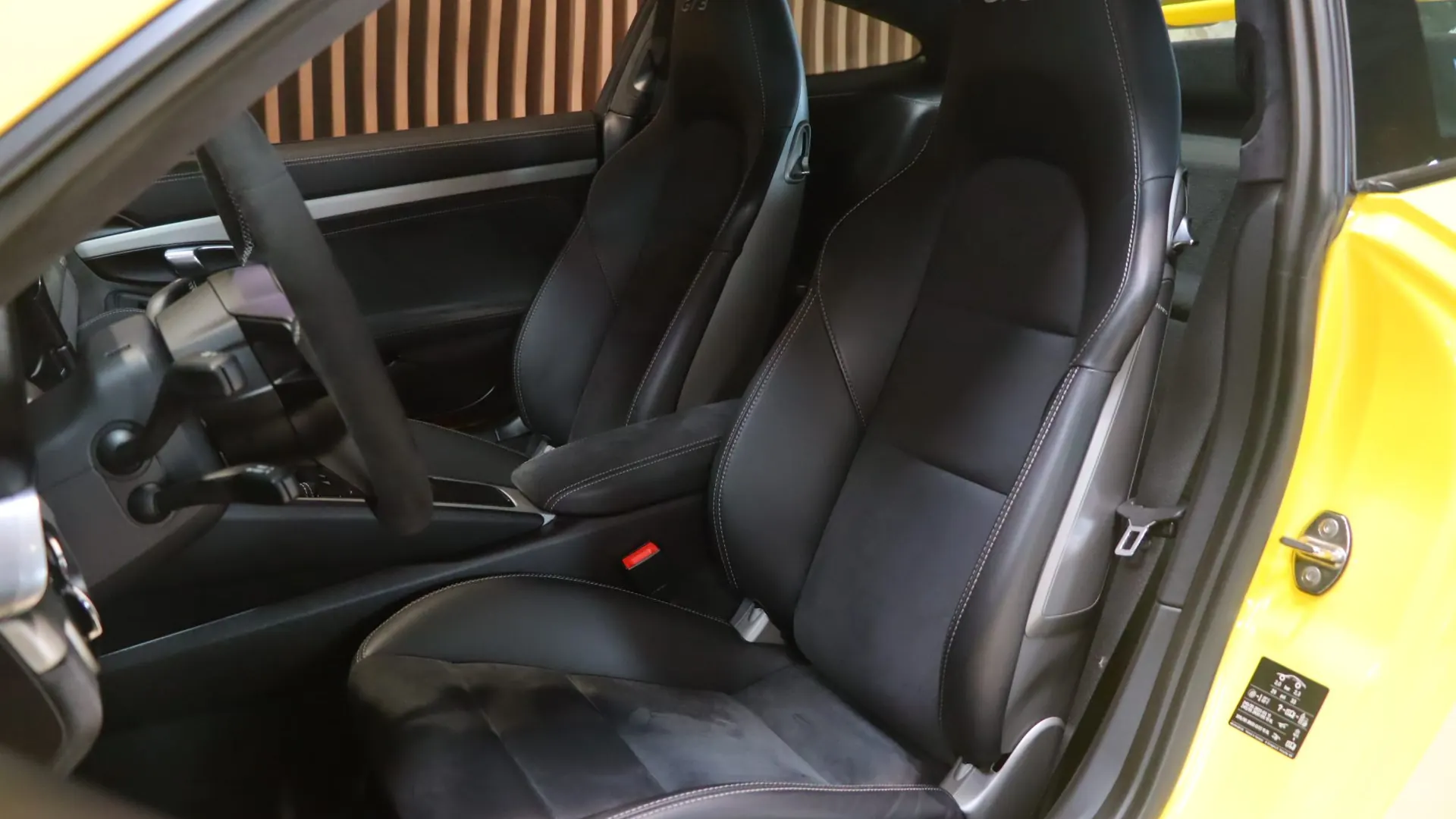 Porsche 911 — photo 6