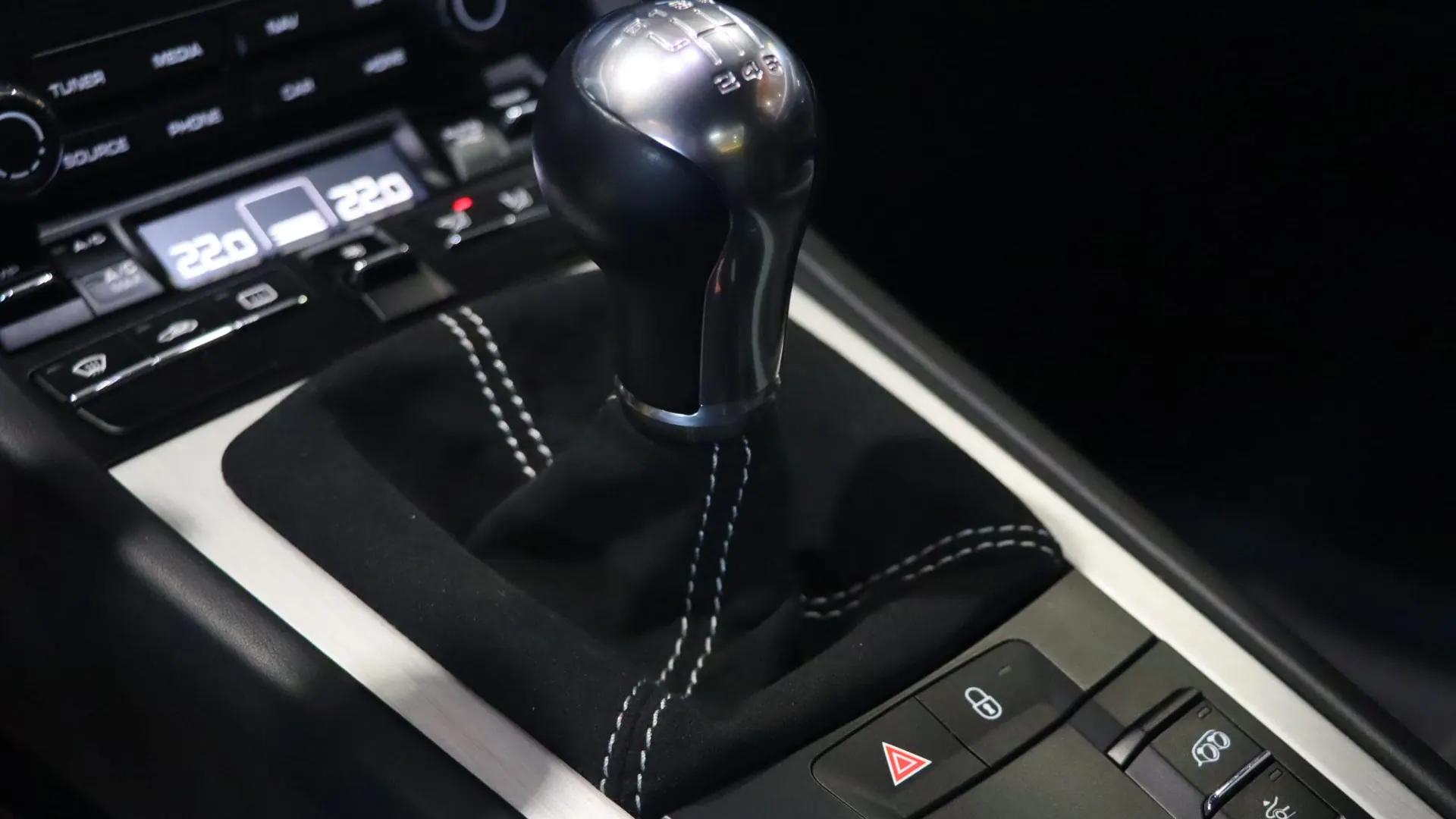 Porsche 911 — photo 26