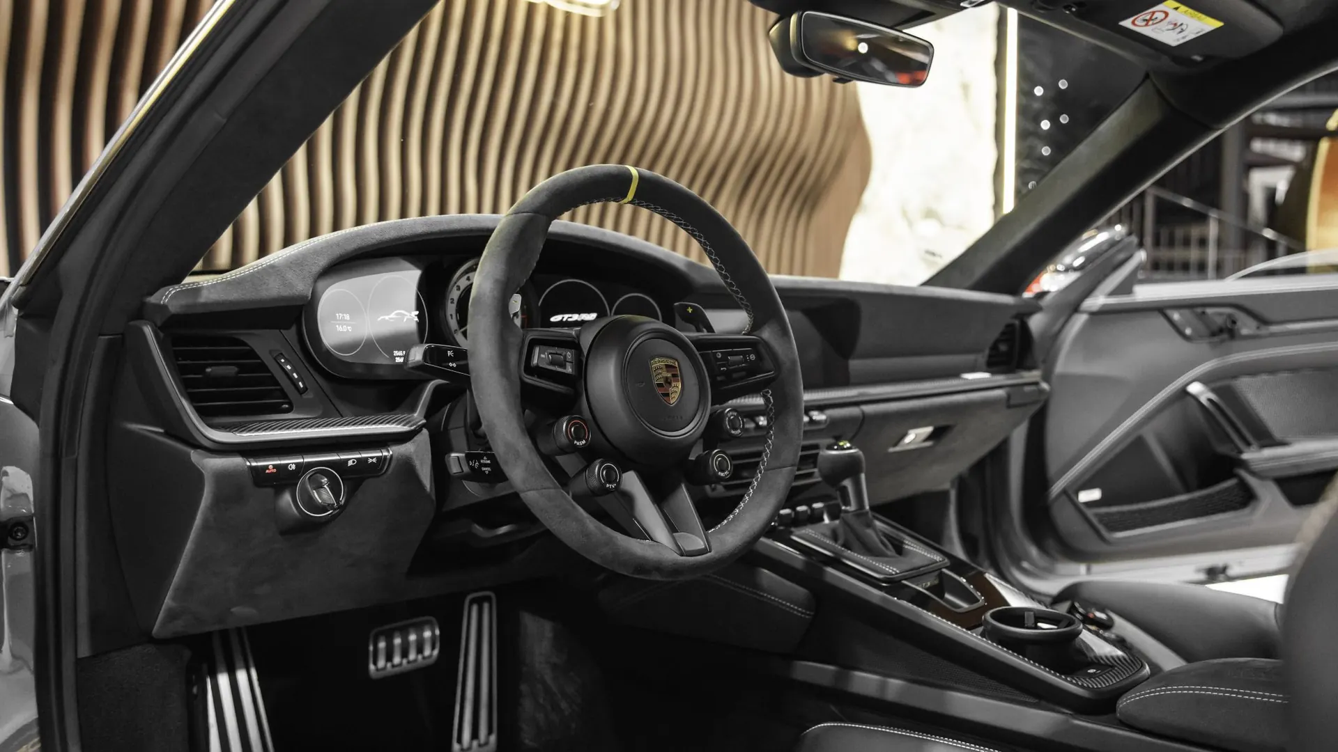 Porsche 911 — photo 9