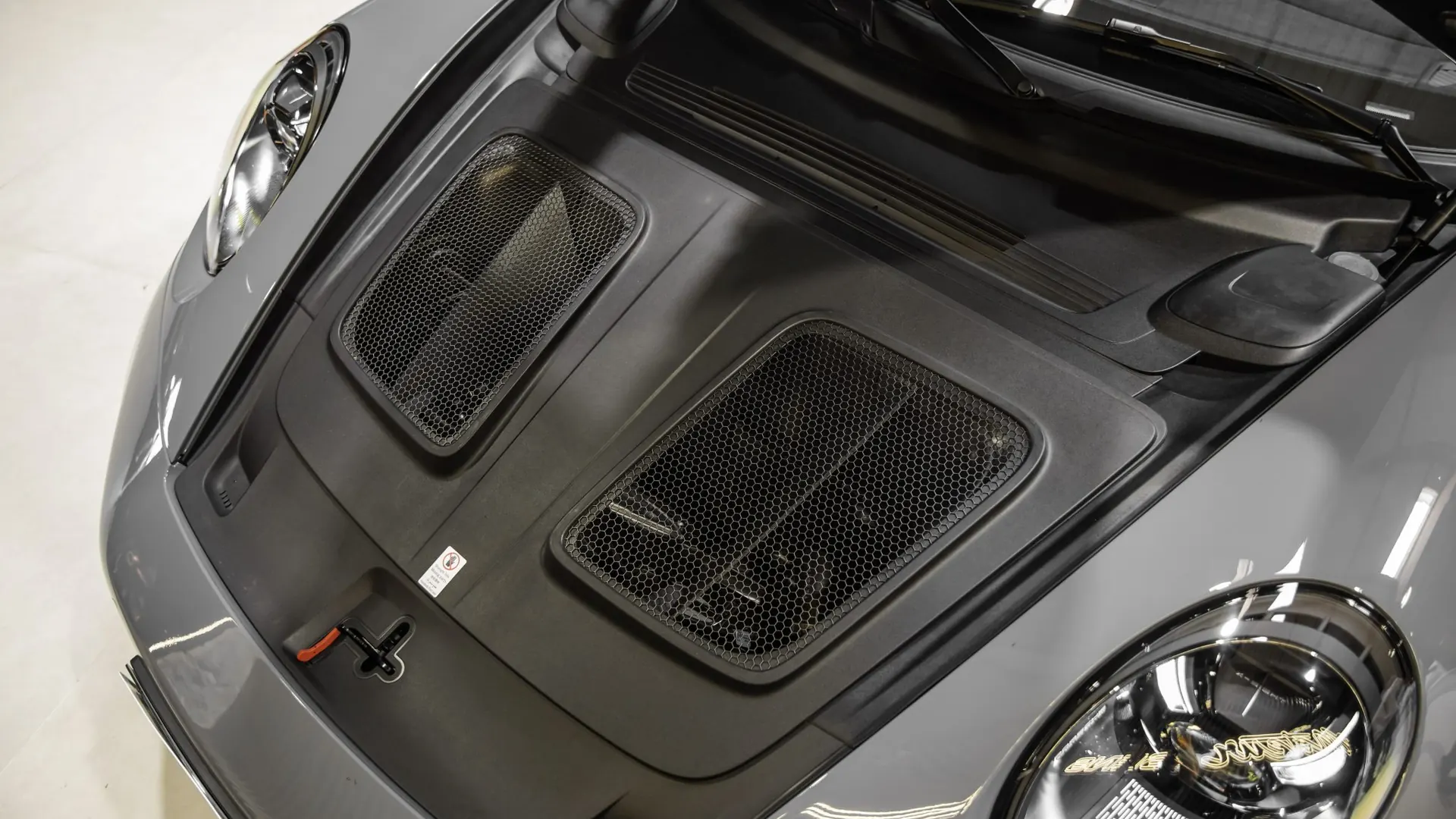 Porsche 911 — photo 45