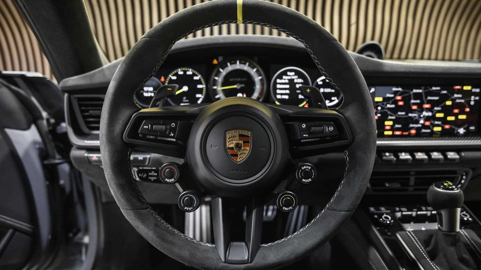 Porsche 911 — photo 32